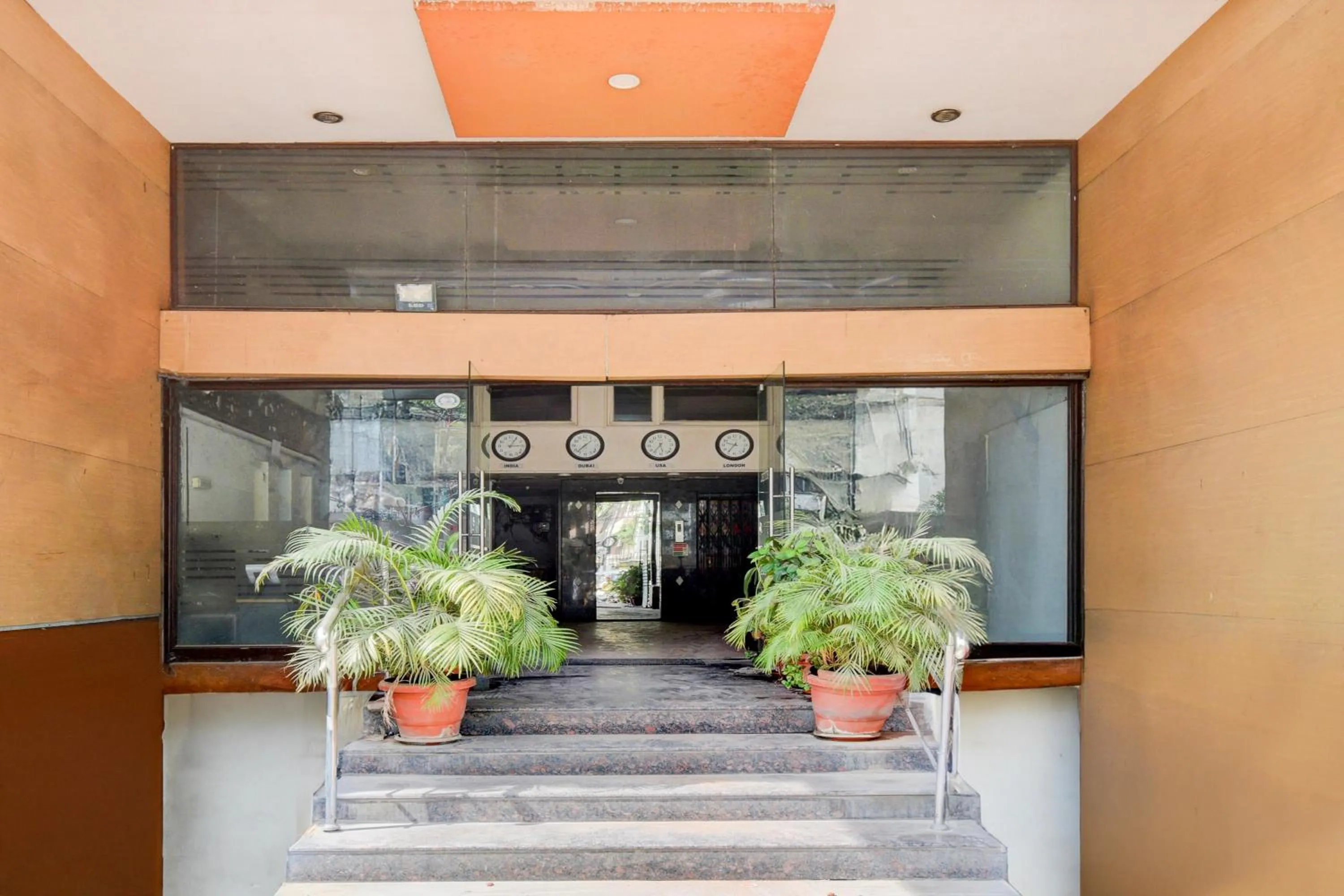 Facade/entrance in Super Townhouse Narayanaguda Metro Station Formerly Hotel Anshu Grand