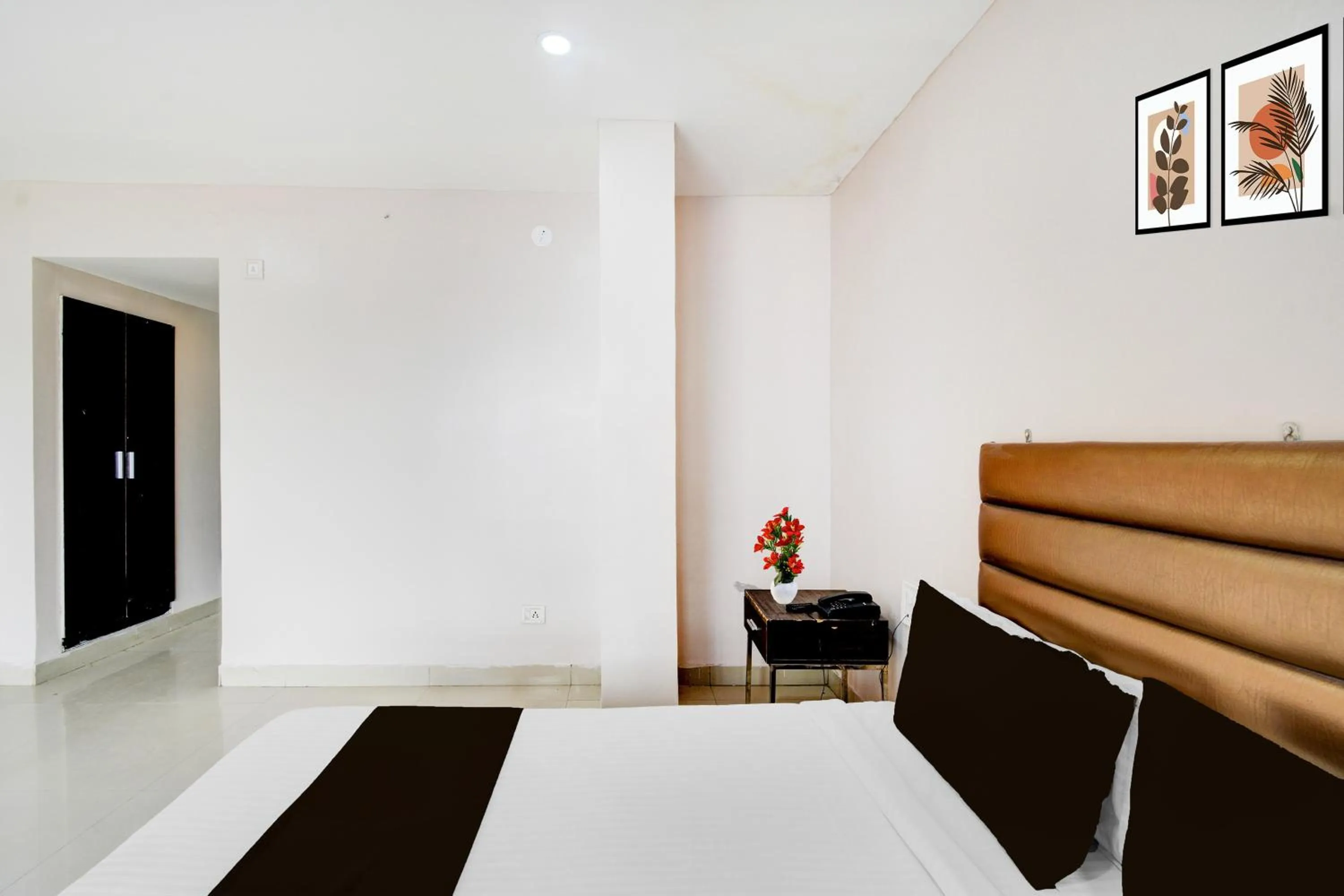 Bedroom, Bed in Super Townhouse Narayanaguda Metro Station Formerly Hotel Anshu Grand