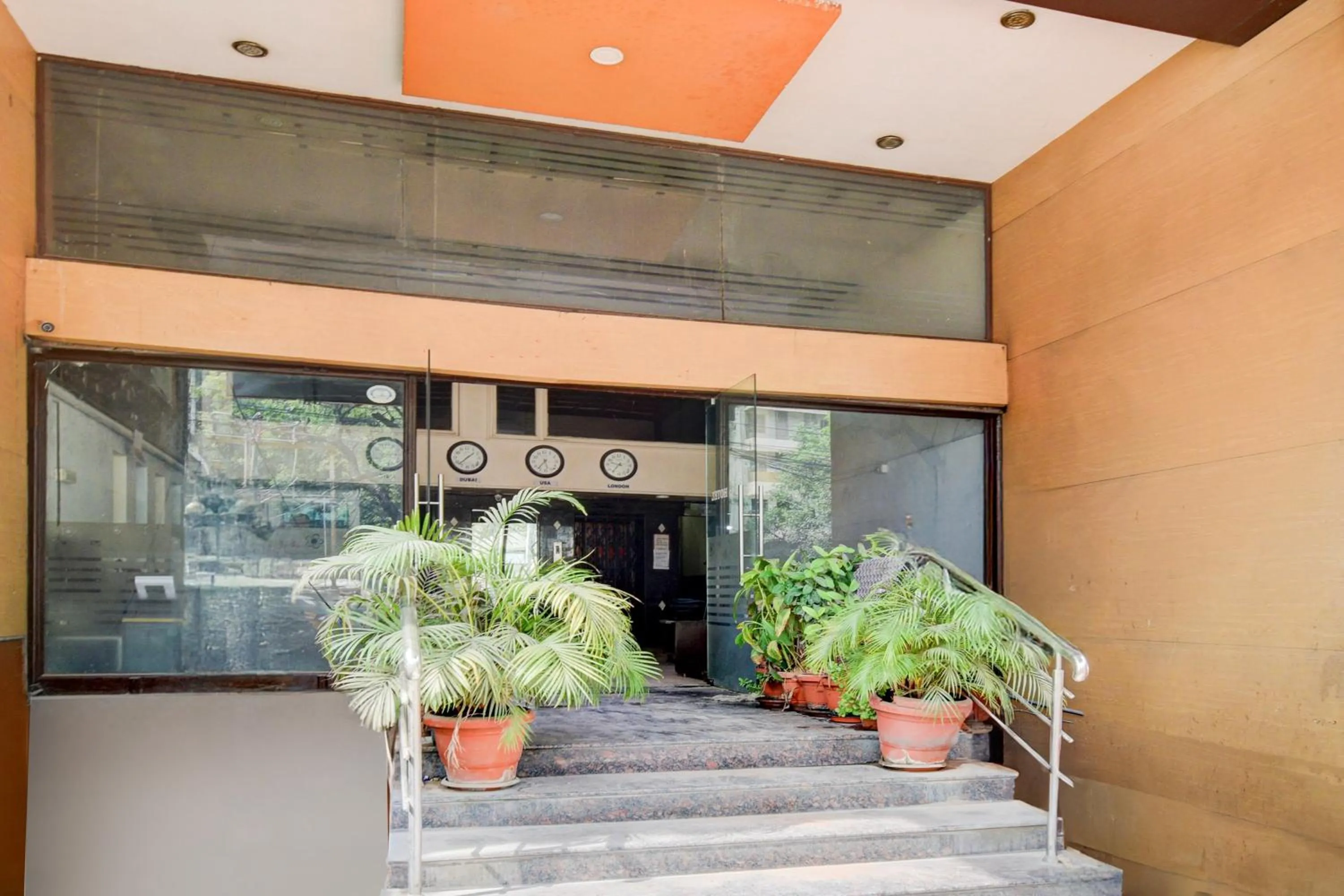 Facade/entrance in Super Townhouse Narayanaguda Metro Station Formerly Hotel Anshu Grand