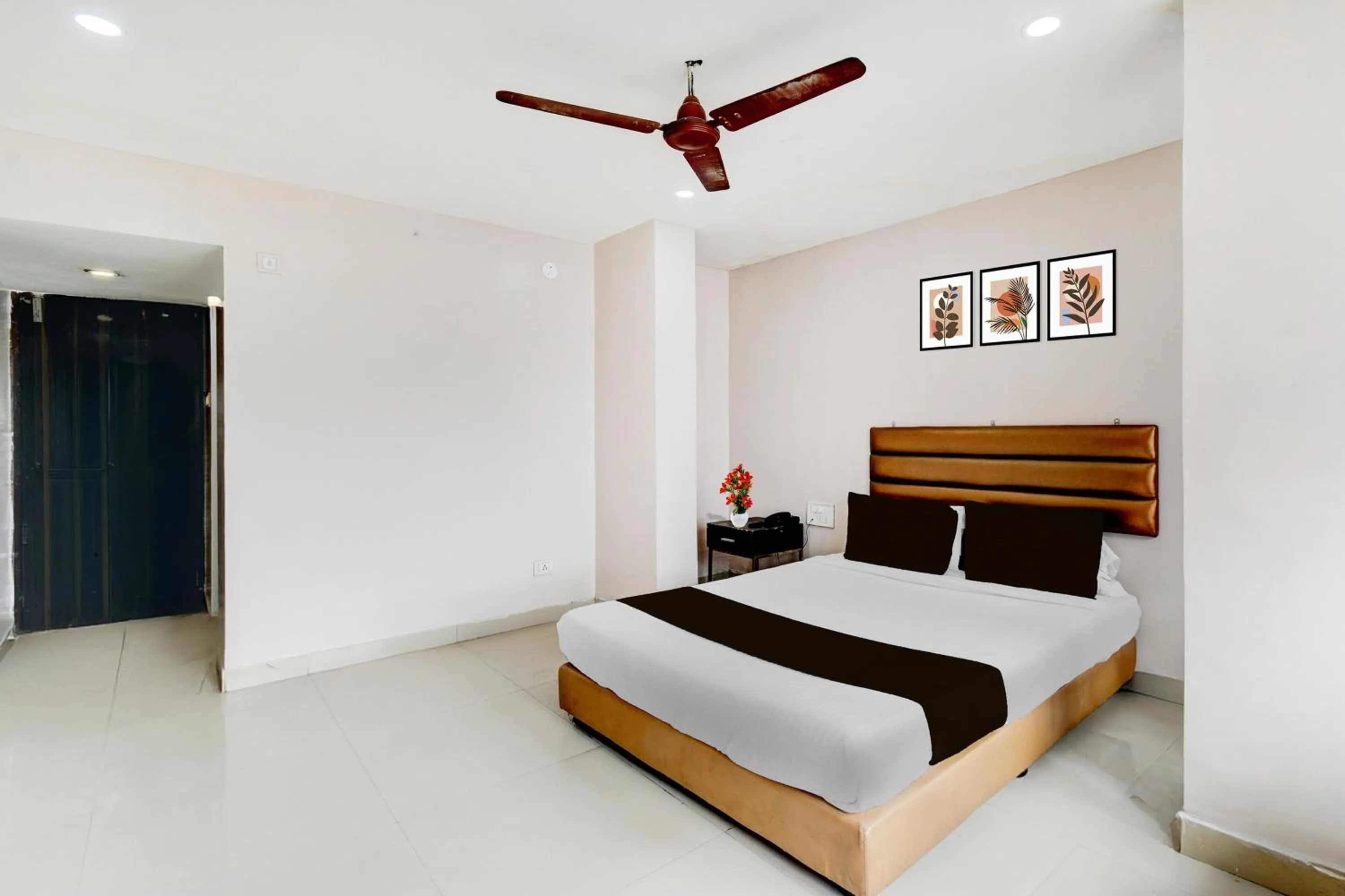 Bedroom, Bed in Super Townhouse Narayanaguda Metro Station Formerly Hotel Anshu Grand
