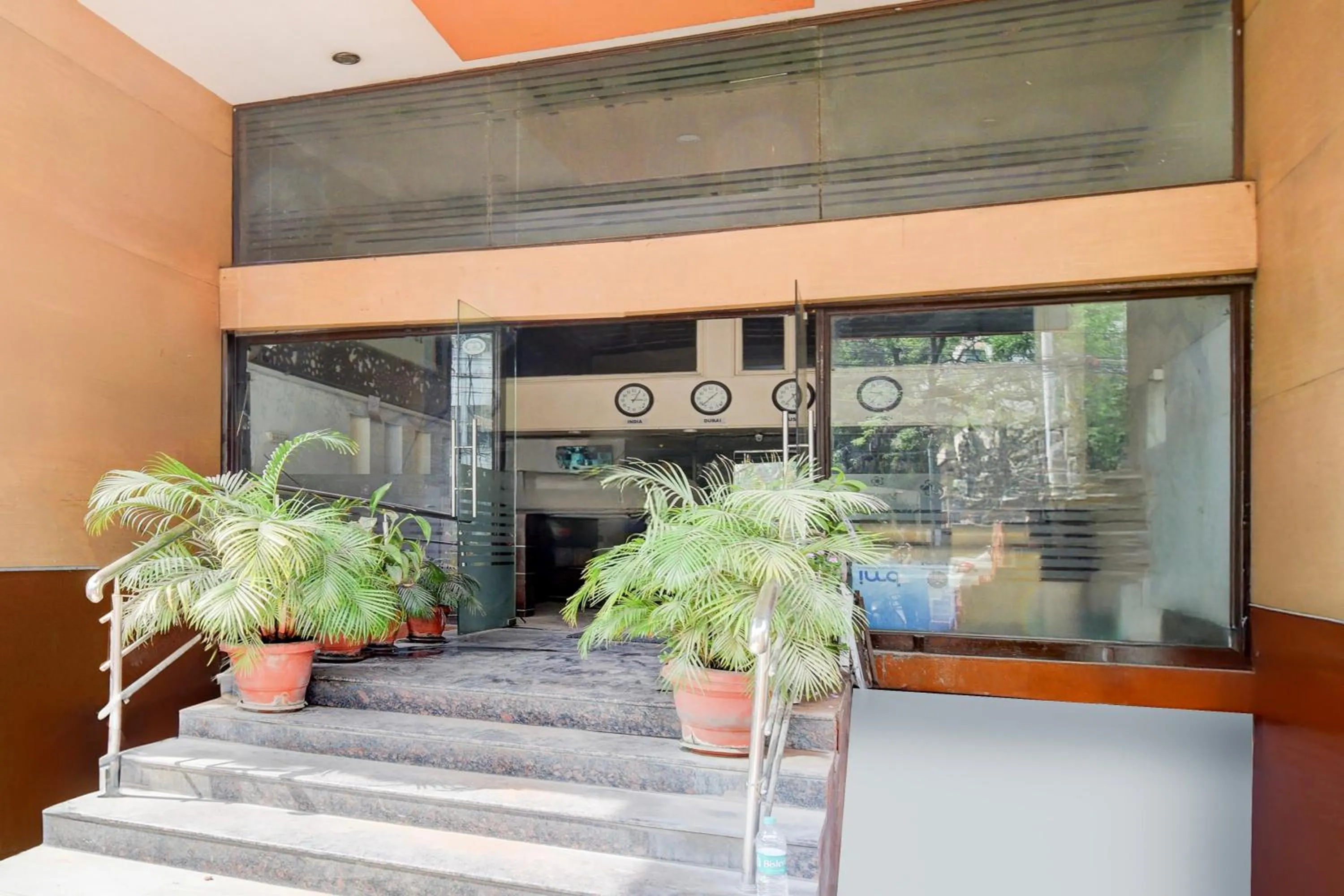 Facade/entrance in Super Townhouse Narayanaguda Metro Station Formerly Hotel Anshu Grand