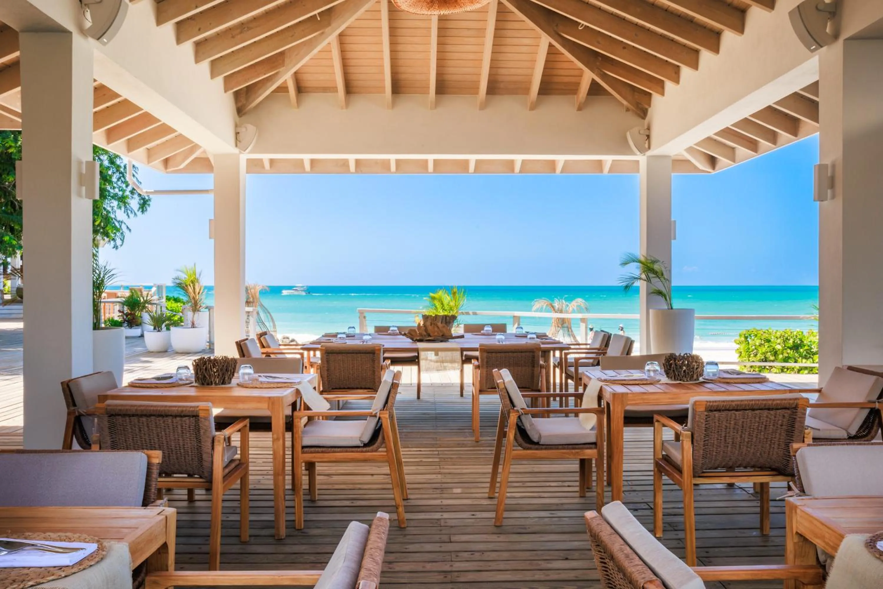 Restaurant/places to eat in Tamarind Hills Resort & Villas