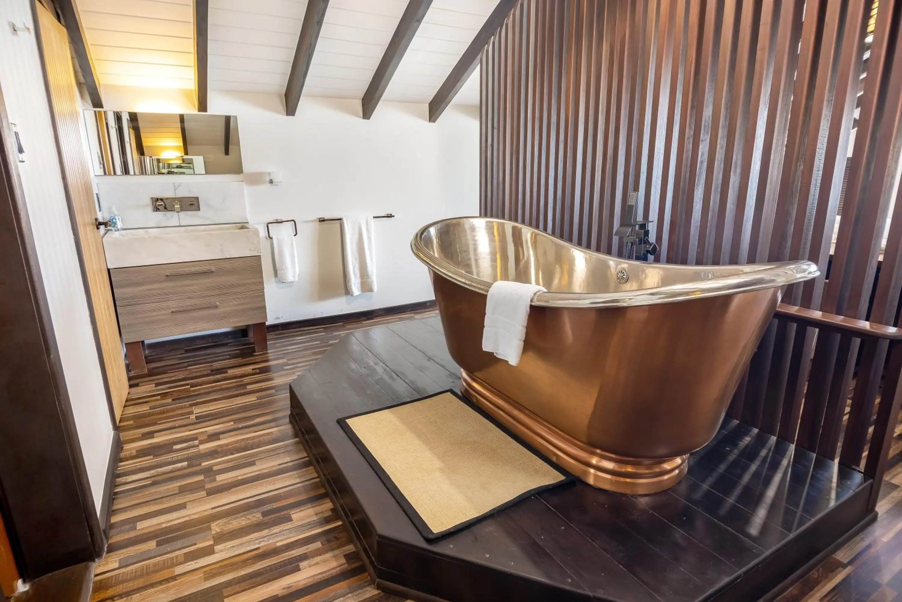 Bath in Tamarind Hills Resort & Villas