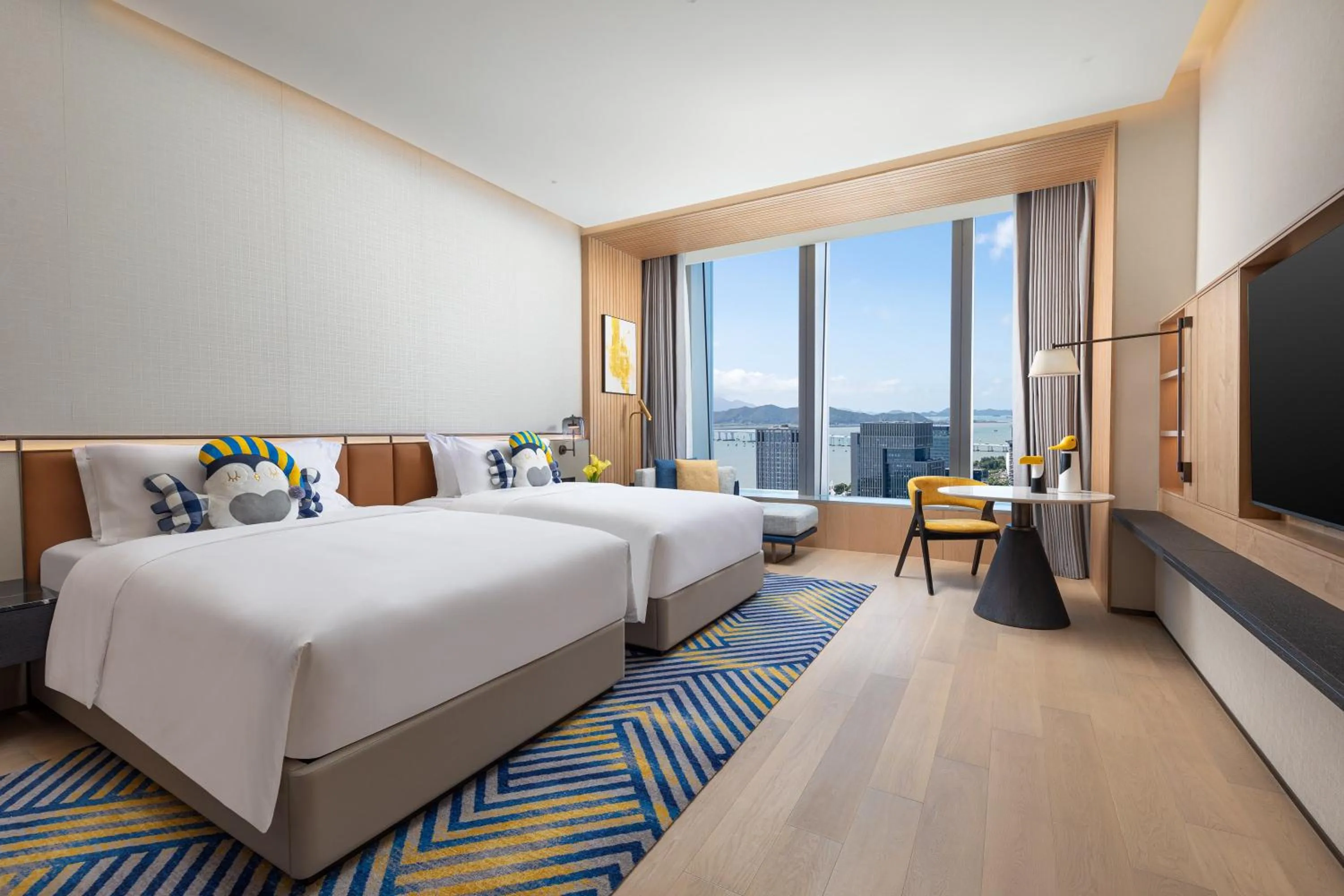 Photo of the whole room, Bed in voco Zhoushan Putuo by IHG