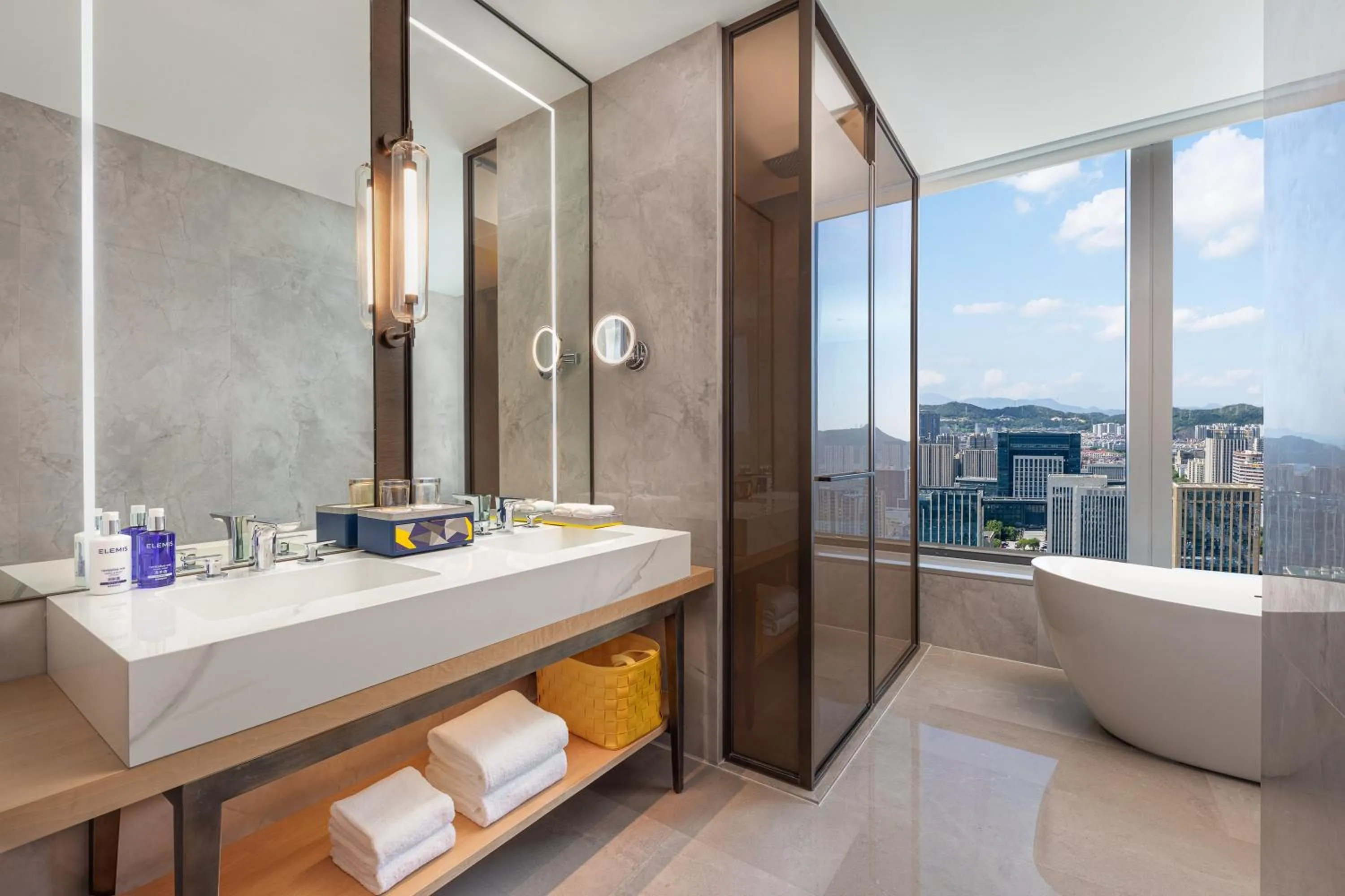 Photo of the whole room in voco Zhoushan Putuo by IHG