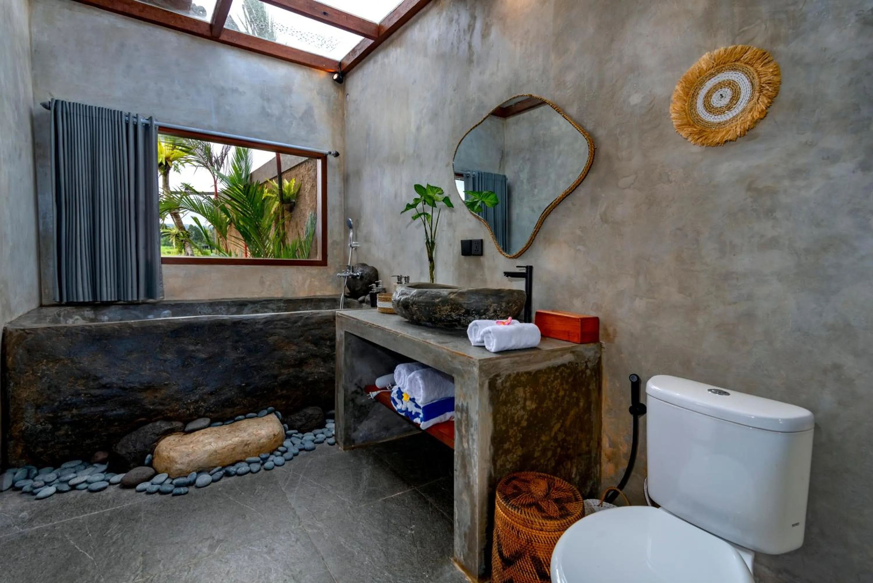 Toilet in Seelong Villa Ubud by Dhananjaya Hospitality