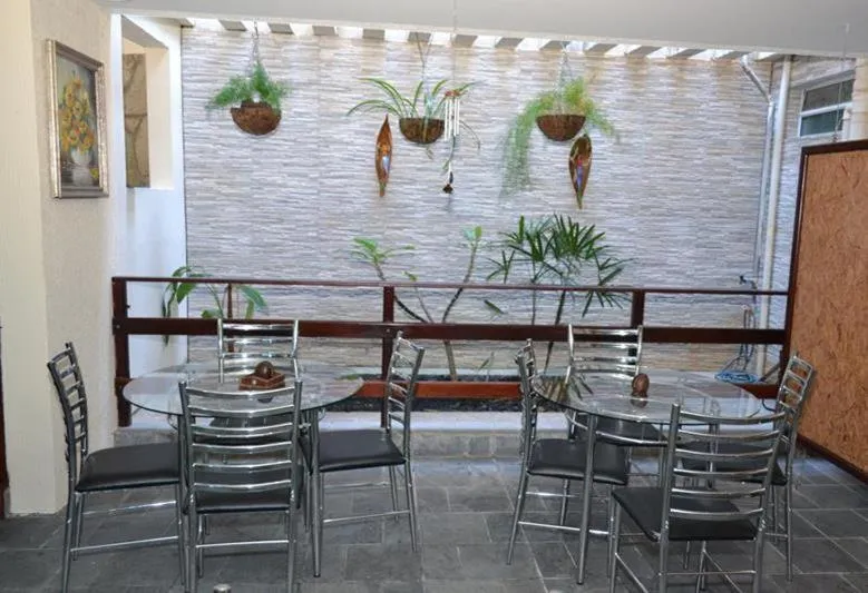 Restaurant/places to eat in Pousada Terra Garrida