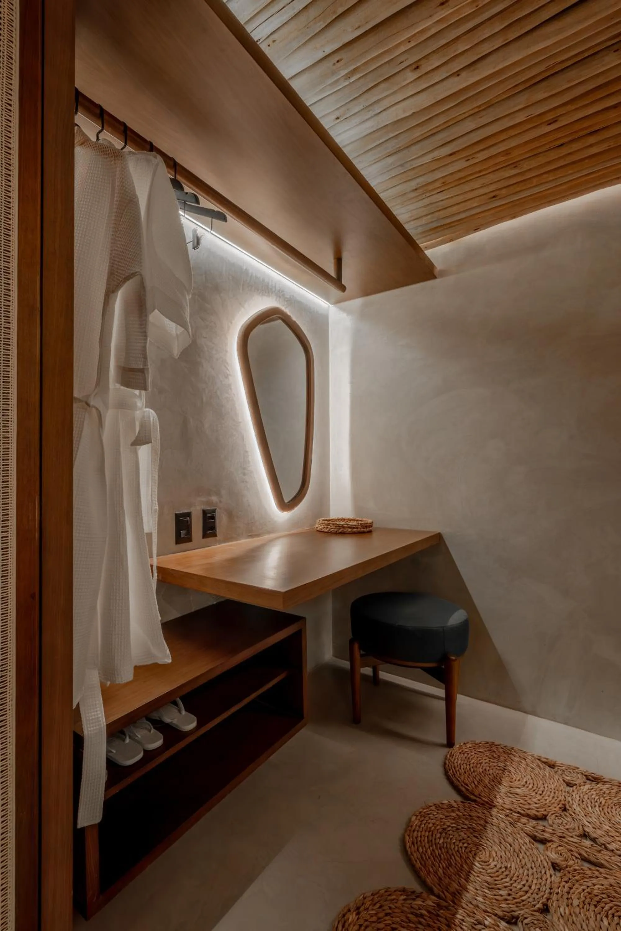 Bathroom, Bed in Mana Cumbuco Hotel