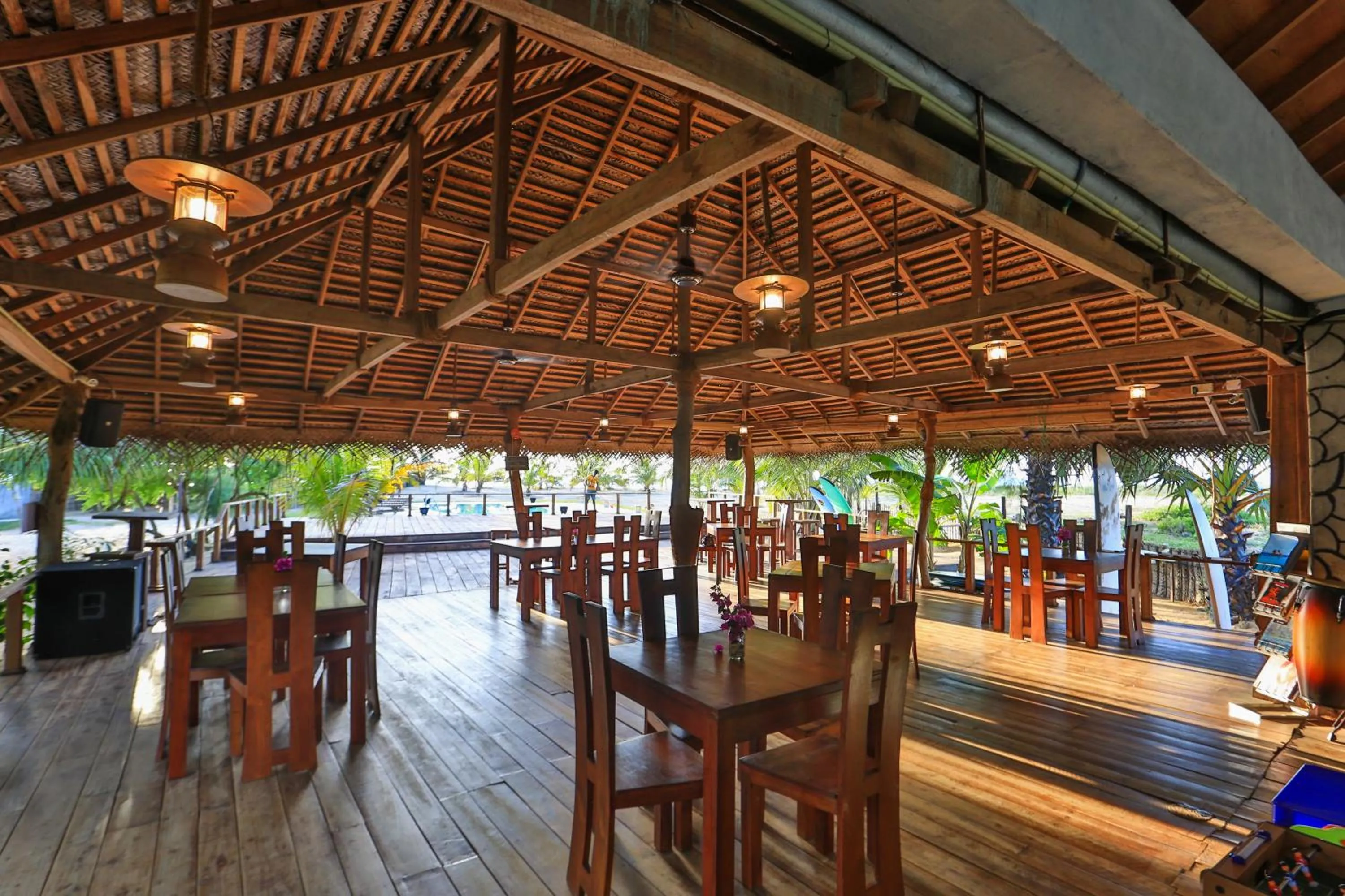 Restaurant/places to eat in Paper Moon Kudils