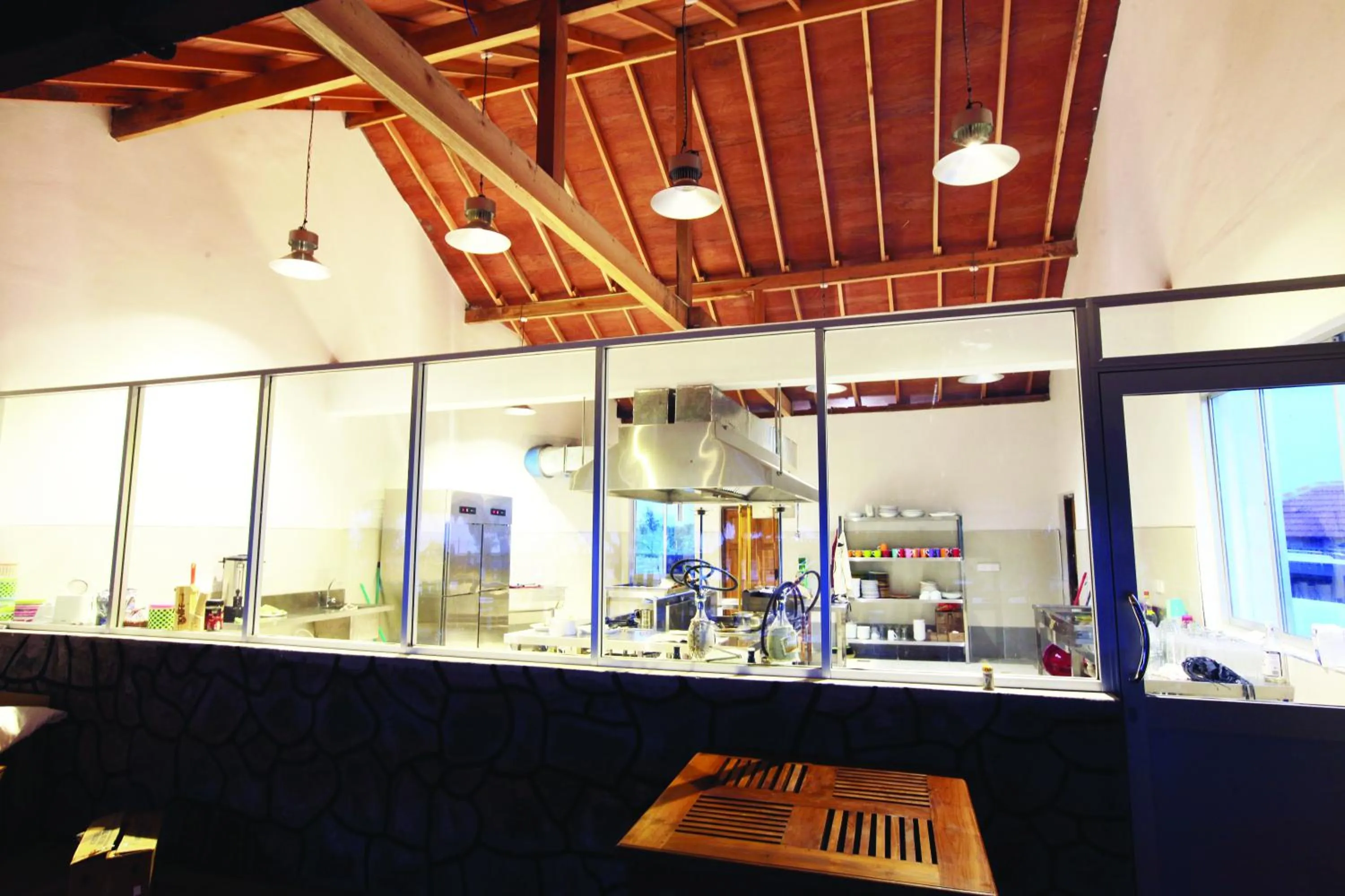 Restaurant/places to eat in Paper Moon Kudils