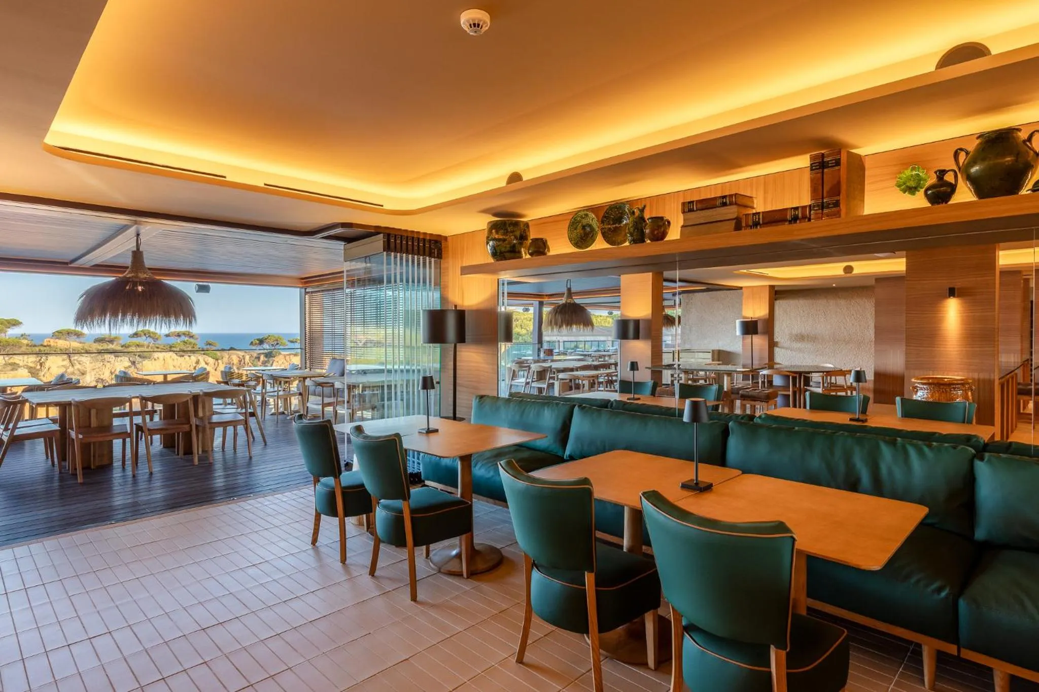 Restaurant/places to eat in 3HB Falesia Beach