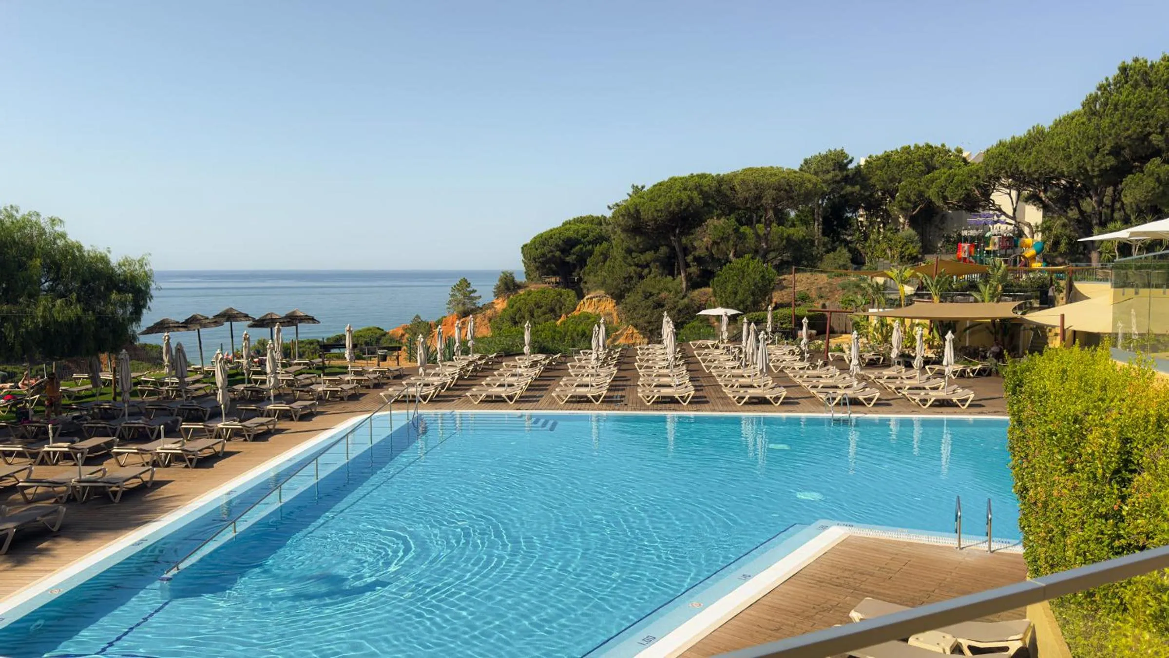 Swimming pool in 3HB Falesia Beach