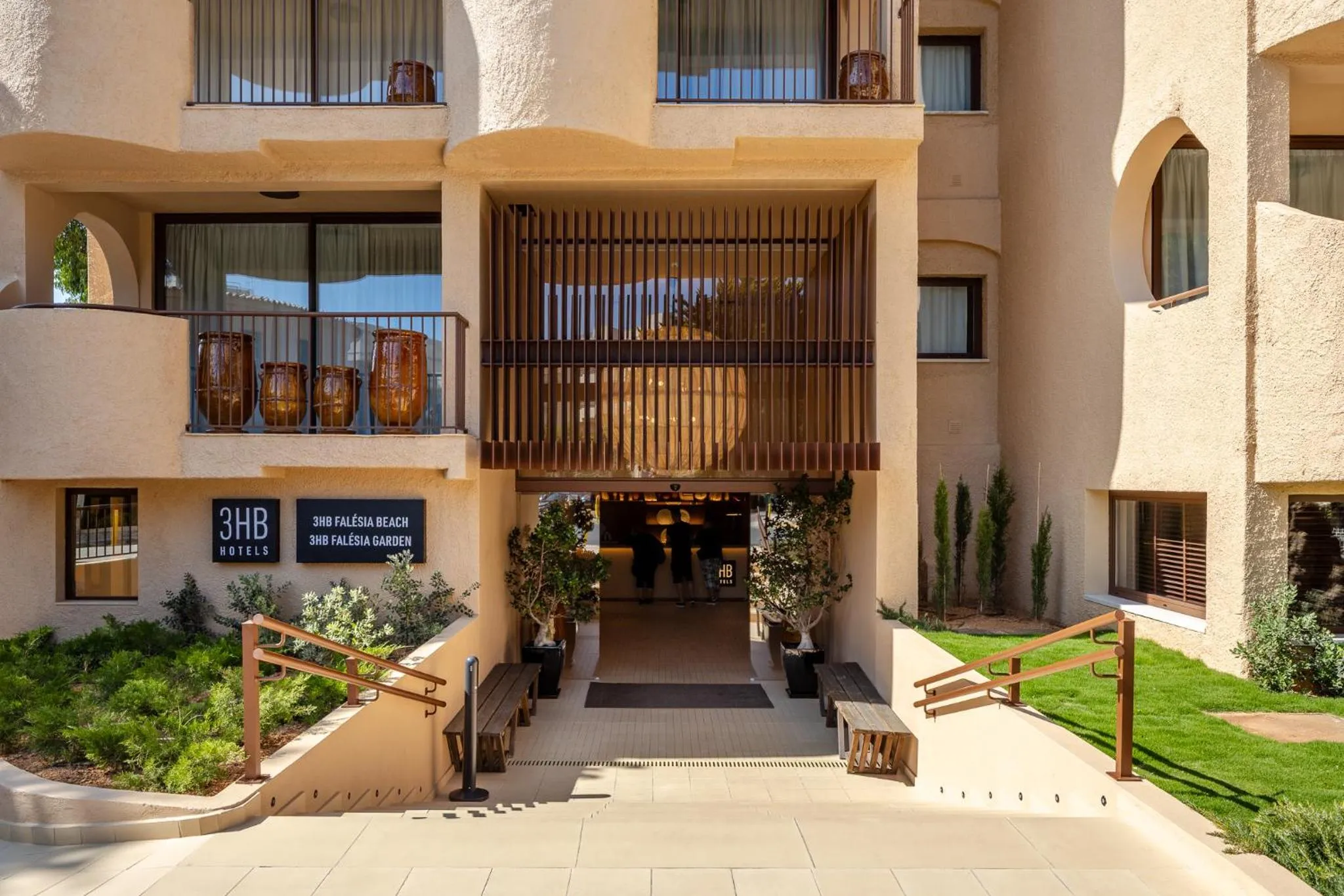 Facade/entrance in 3HB Falesia Beach