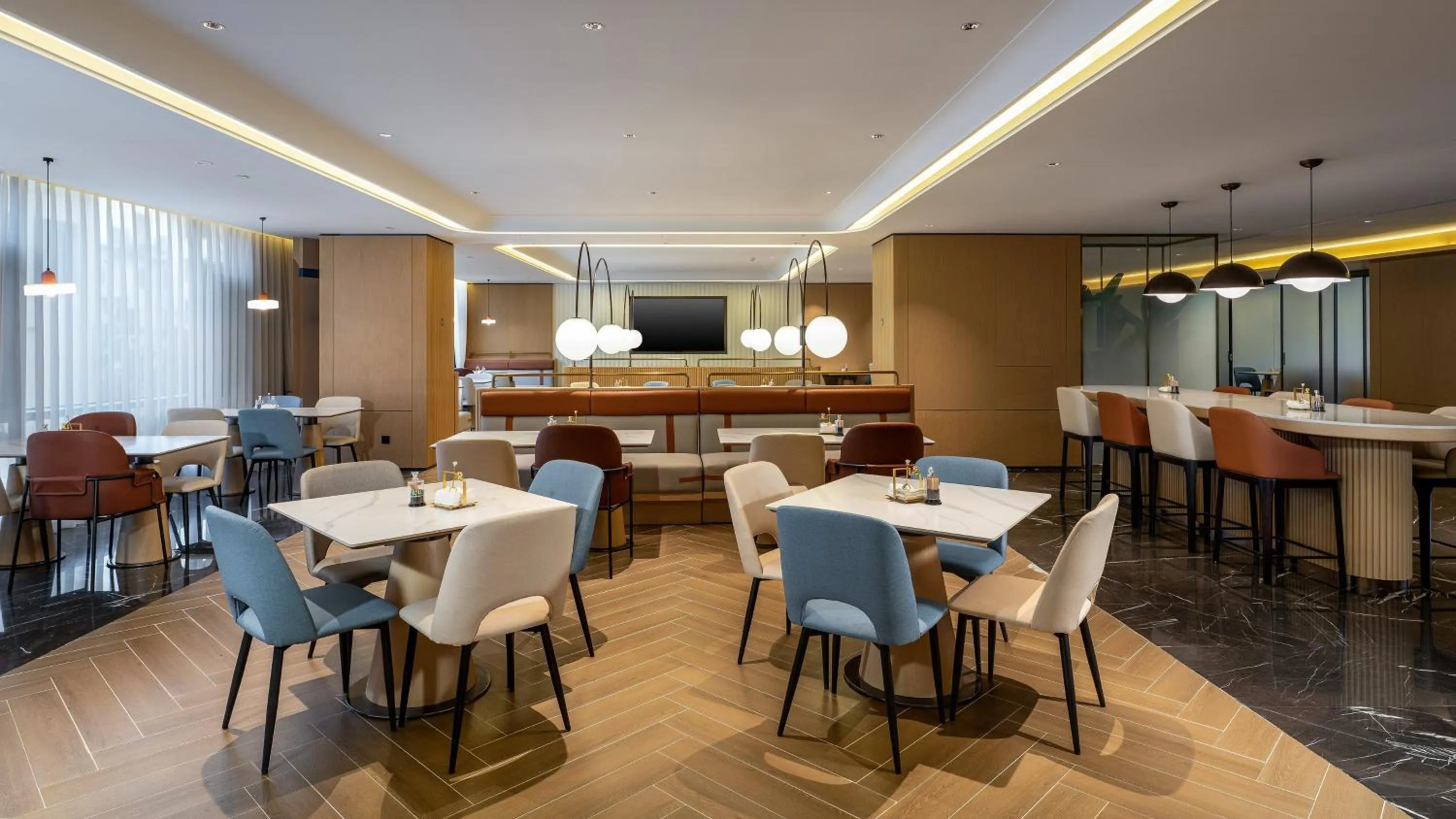 Restaurant/places to eat in Holiday Inn Express Lijiang Ancient Town by IHG