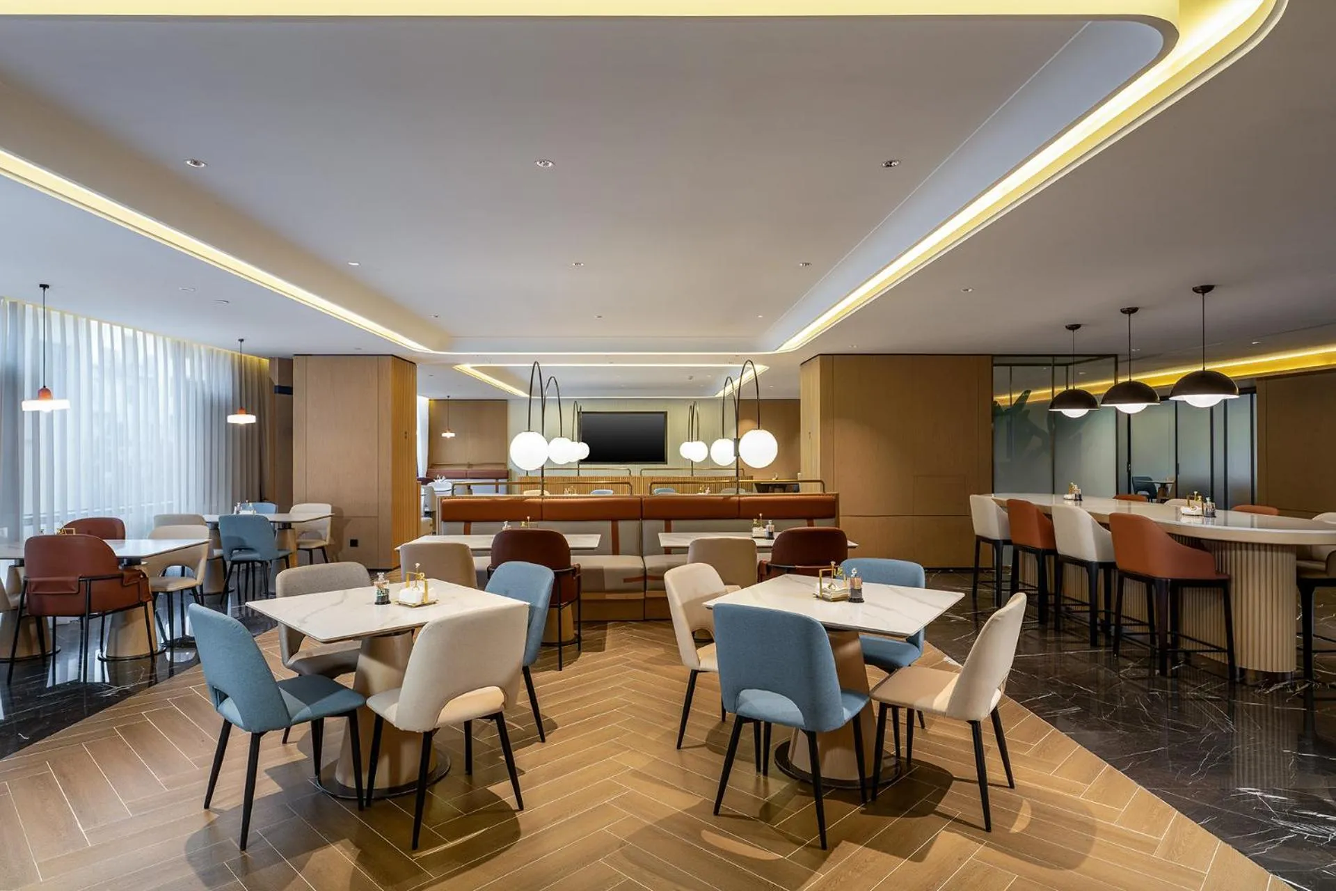 Restaurant/places to eat in Holiday Inn Express Lijiang Ancient Town by IHG