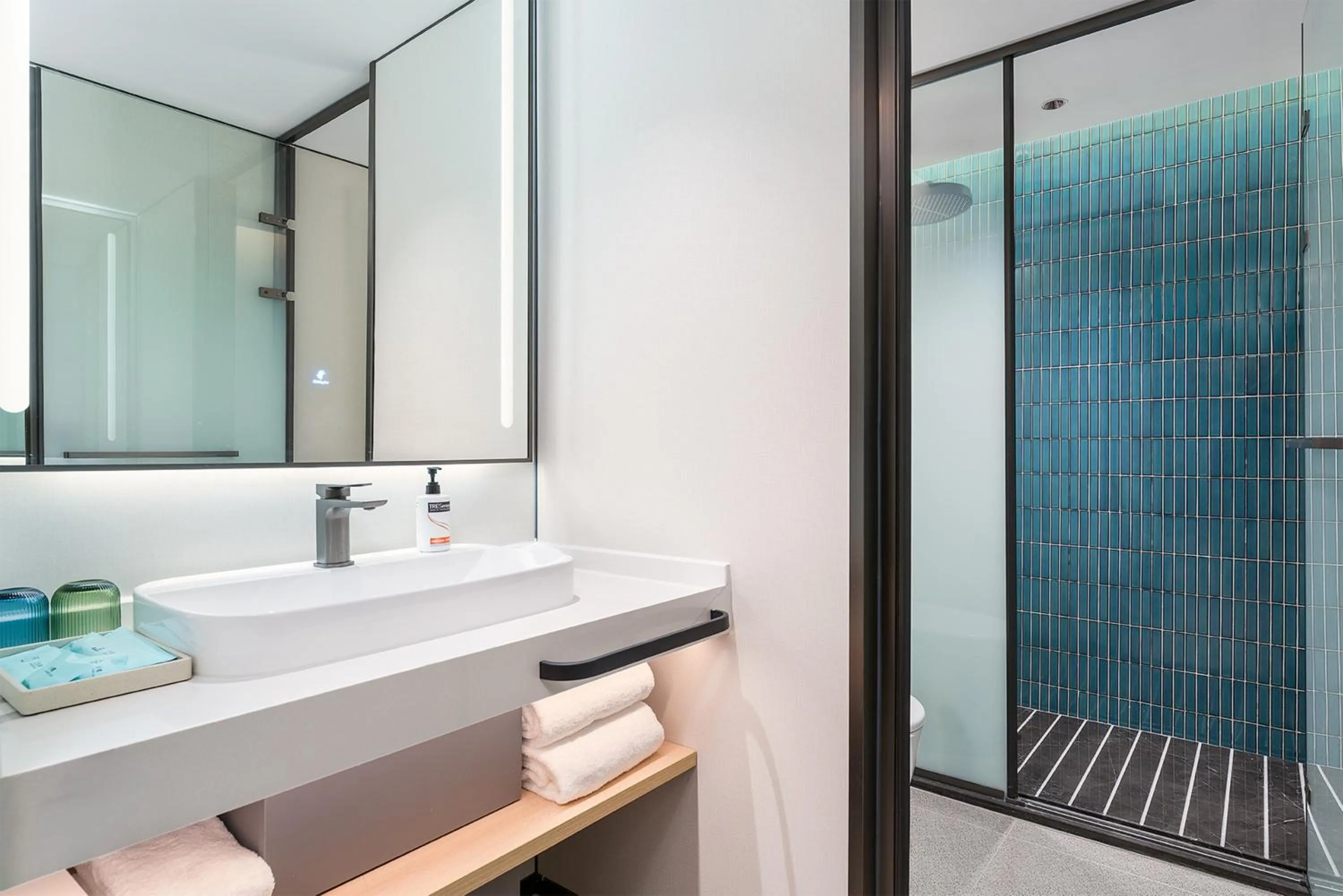 Photo of the whole room in Holiday Inn Express Lijiang Ancient Town by IHG