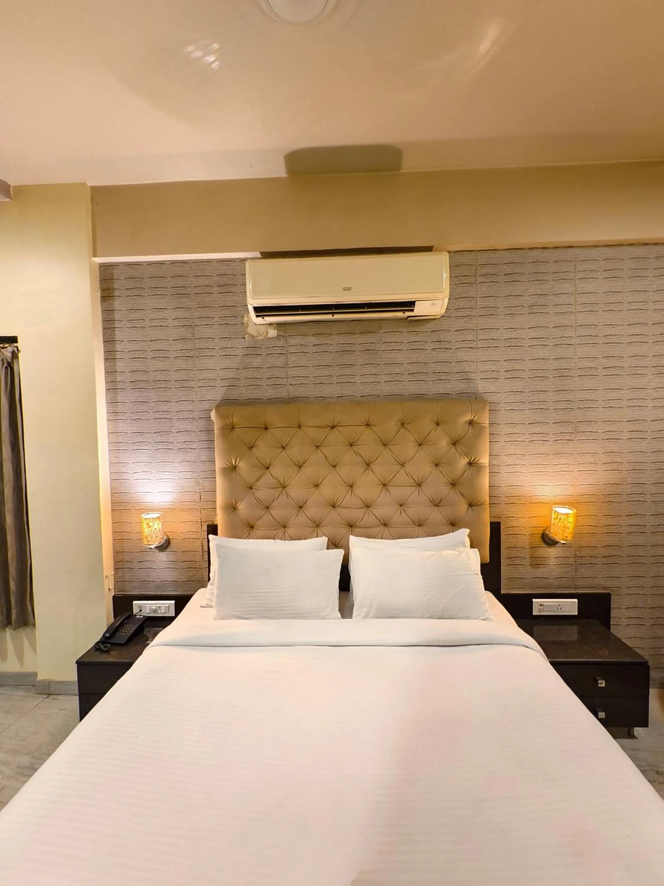 Bed in Hotel Vaishnavi