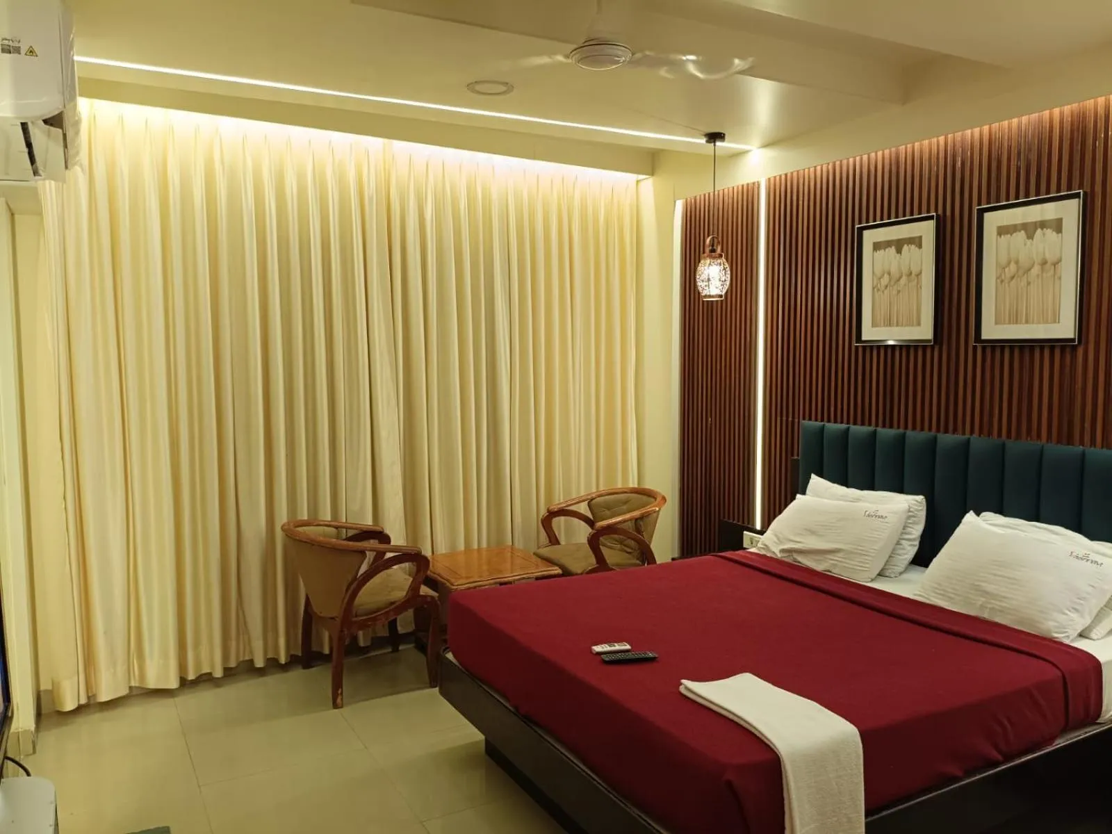 Bed in Hotel Vaishnavi