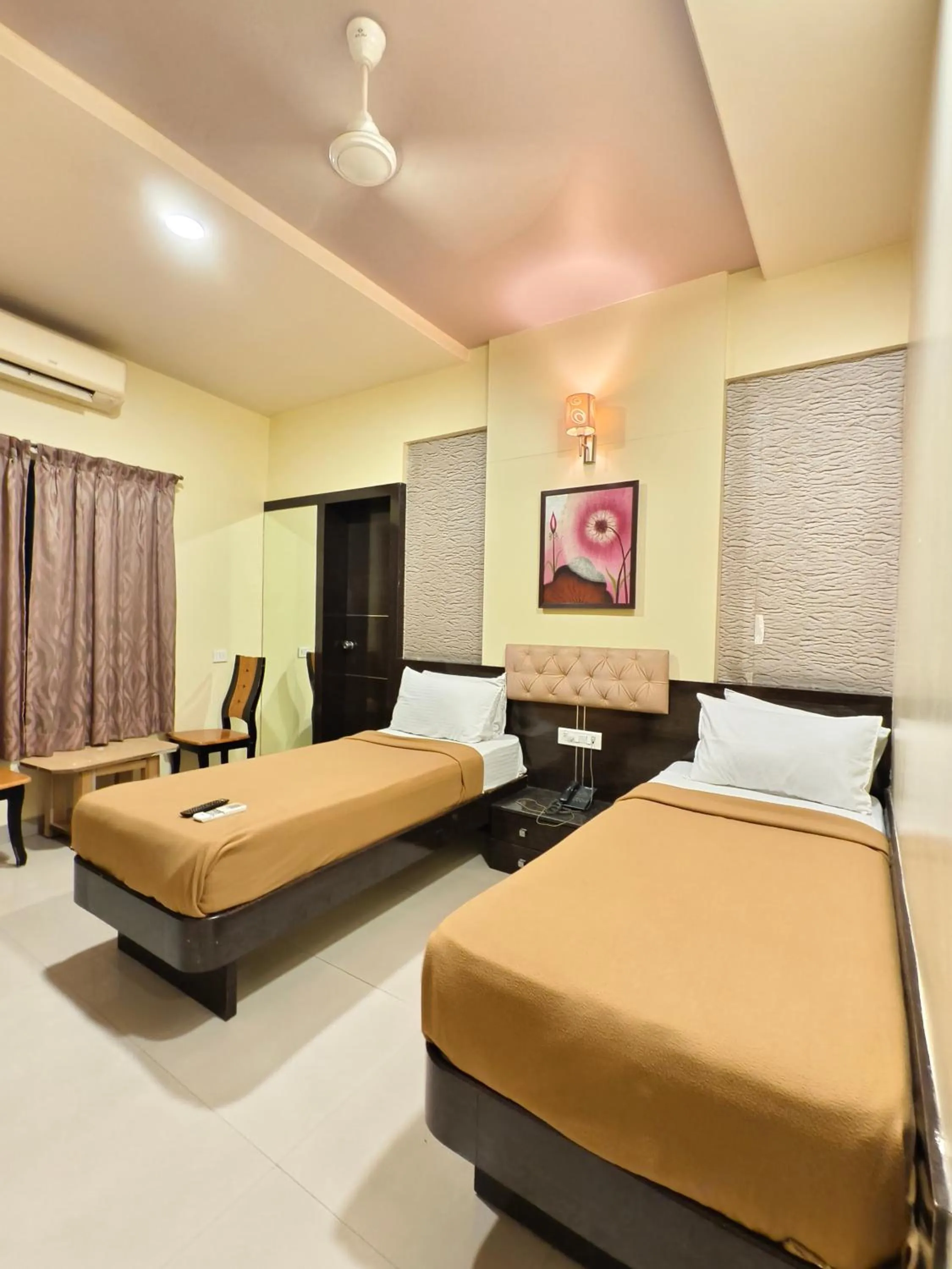 Bed in Hotel Vaishnavi