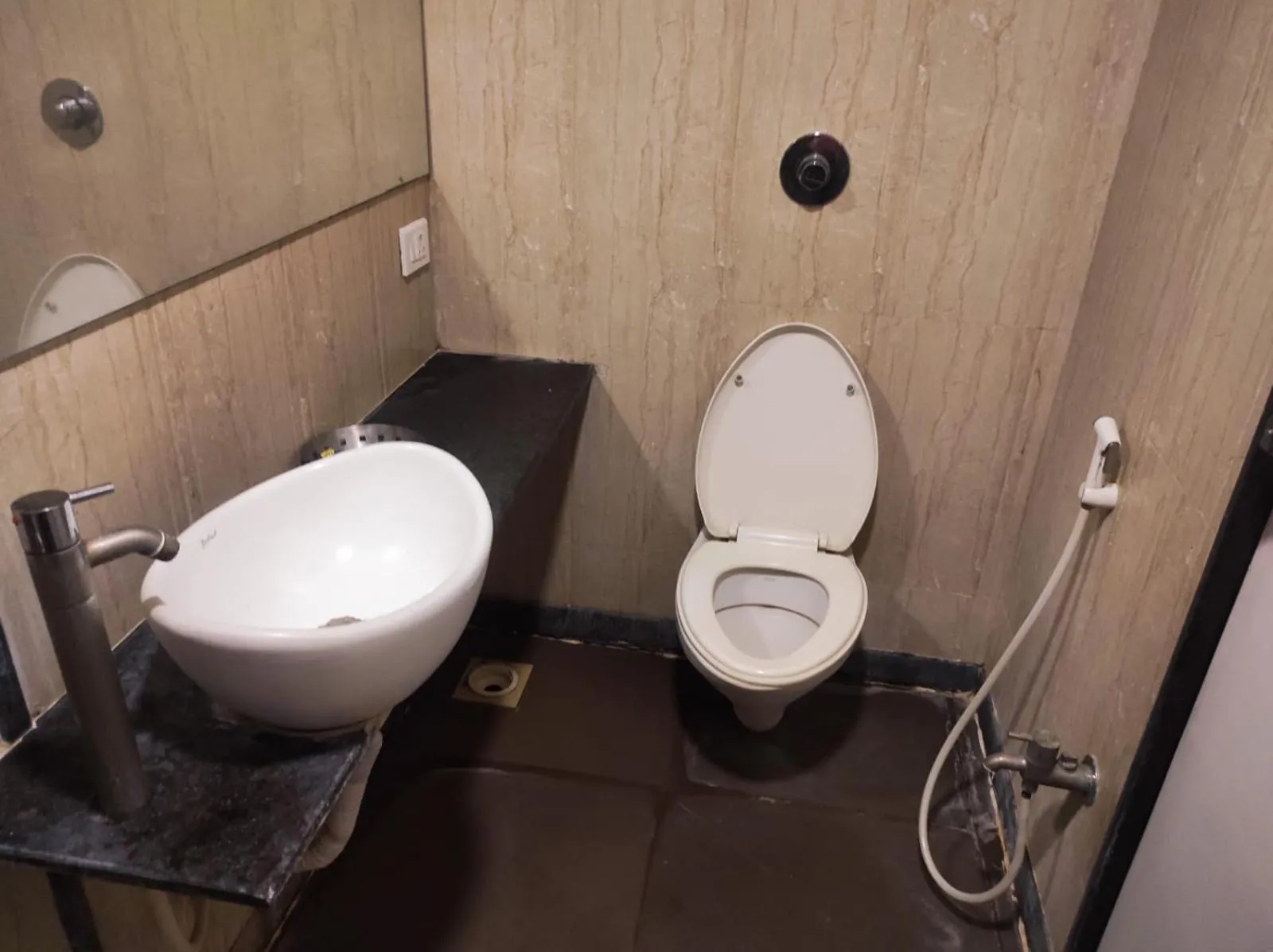 Bathroom in Hotel Vaishnavi