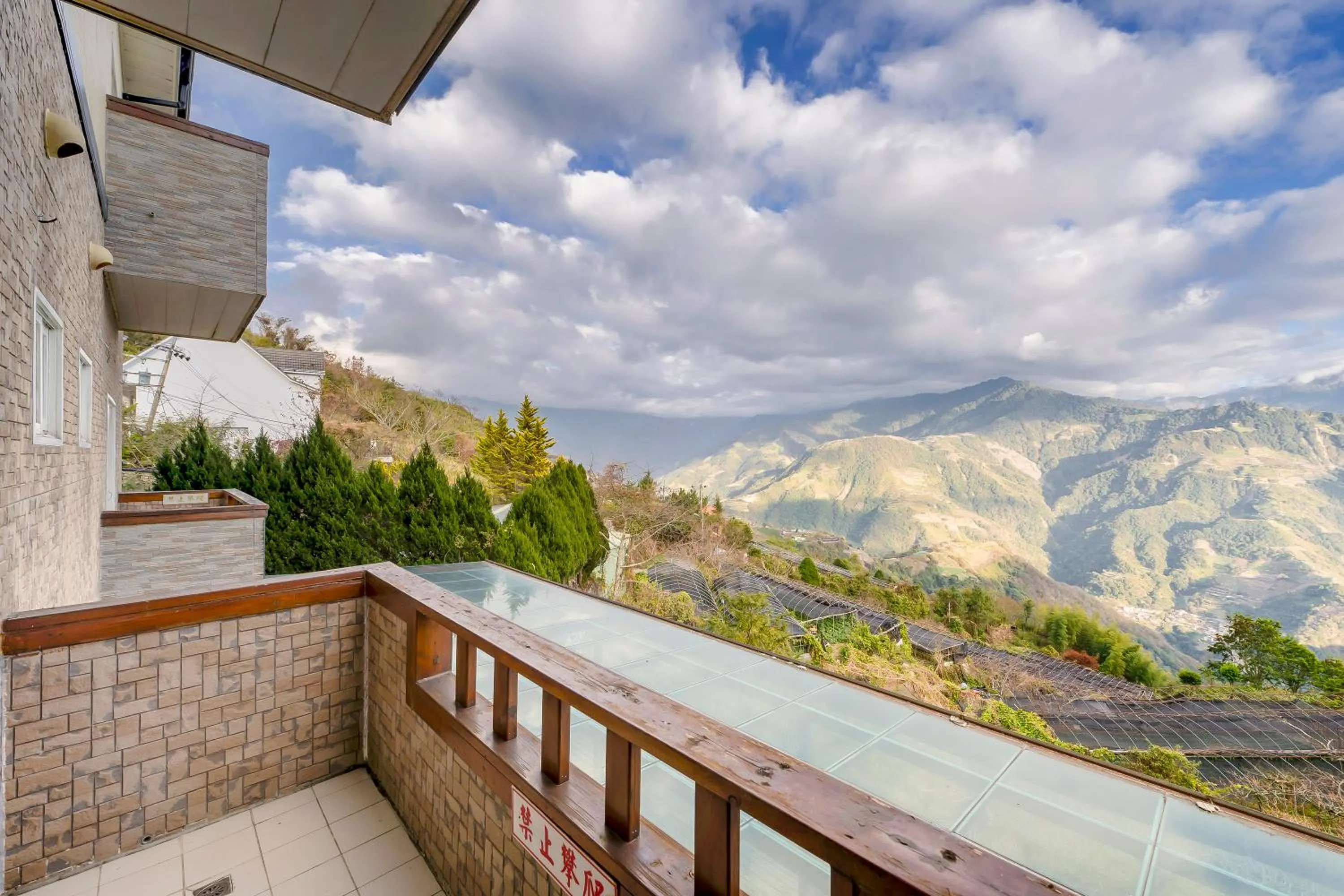 Balcony/Terrace in Chingjing New Paradise B&B