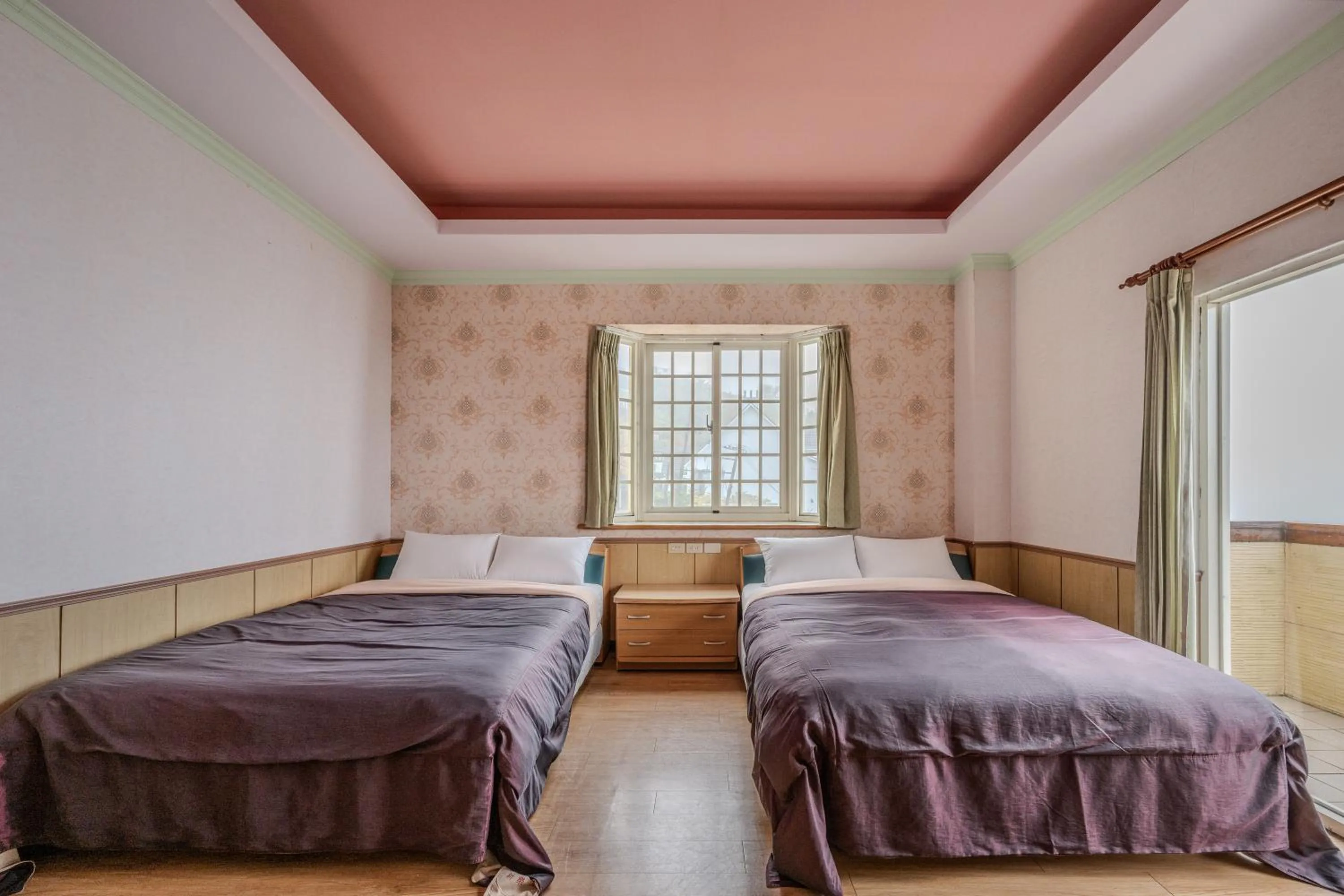 Photo of the whole room, Bed in Chingjing New Paradise B&B