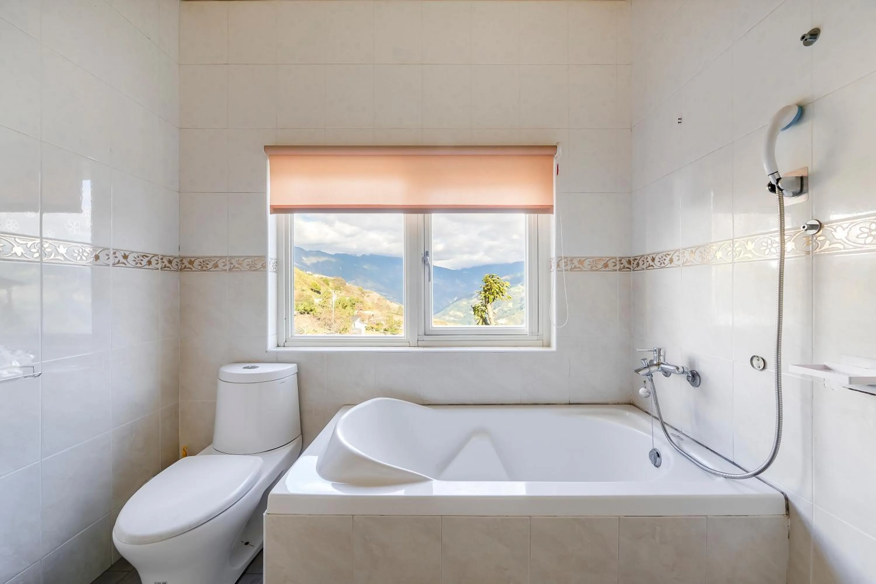 Bathroom in Chingjing New Paradise B&B