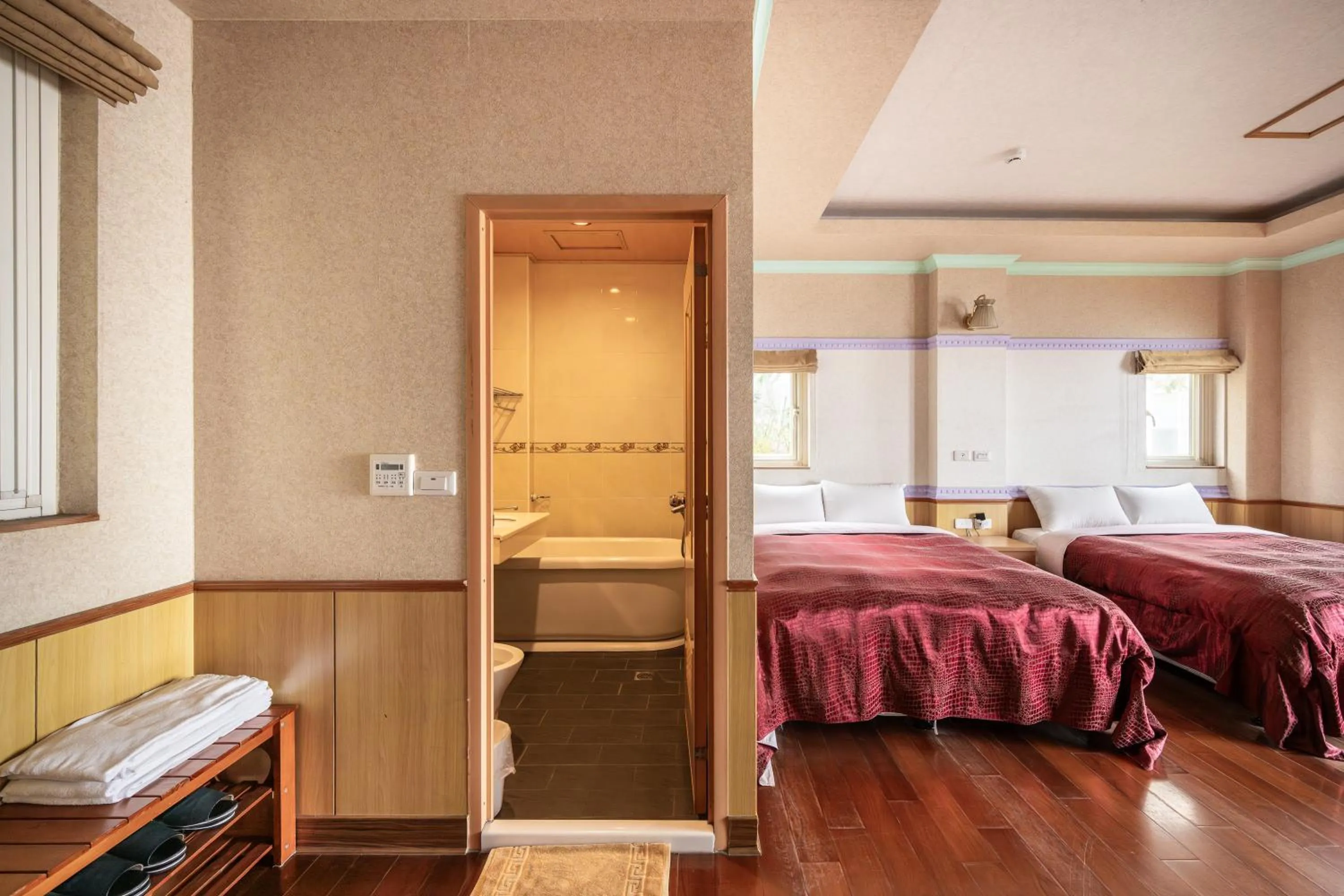 Photo of the whole room, Bed in Chingjing New Paradise B&B