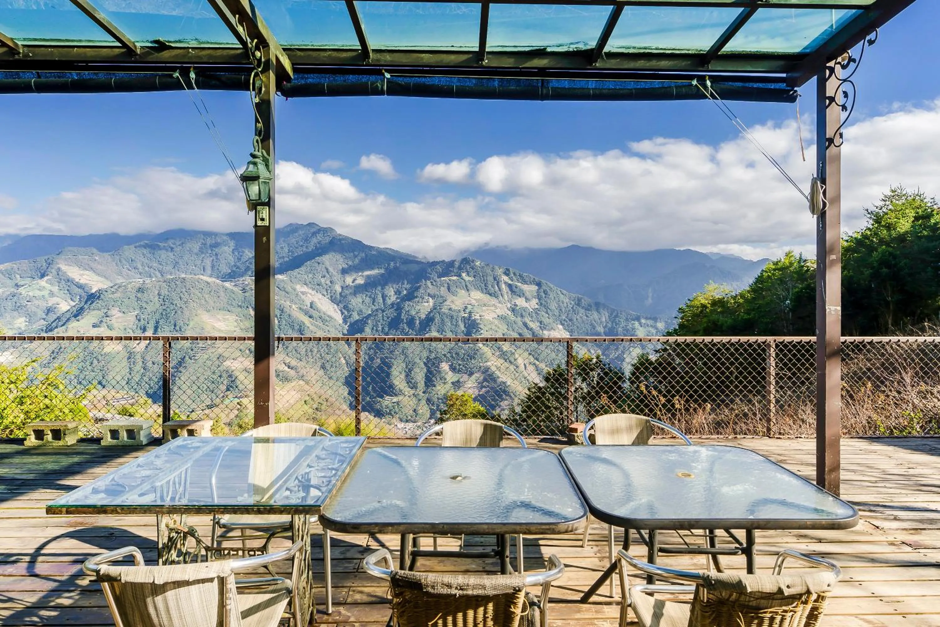 Patio in Chingjing New Paradise B&B