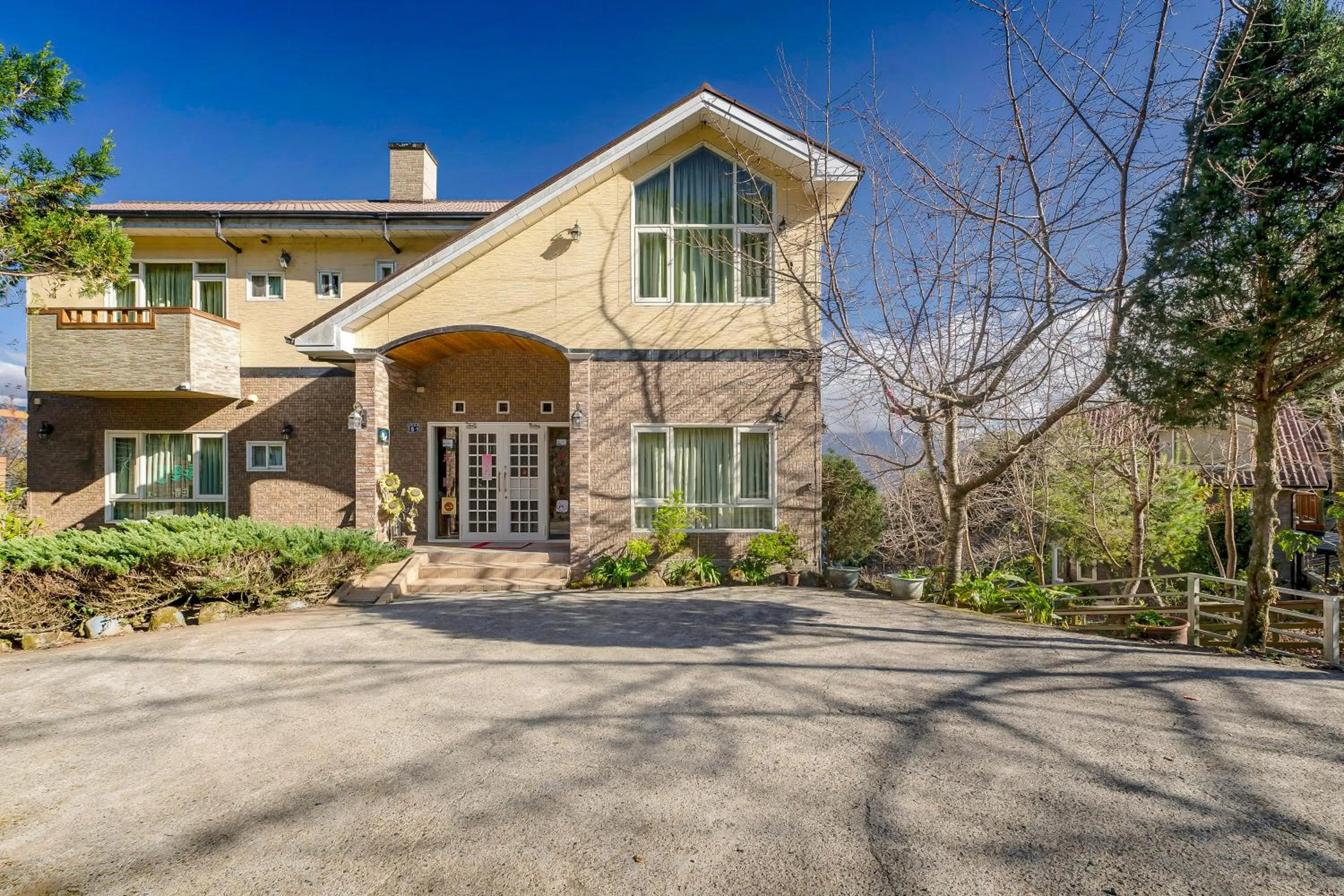 Property building in Chingjing New Paradise B&B