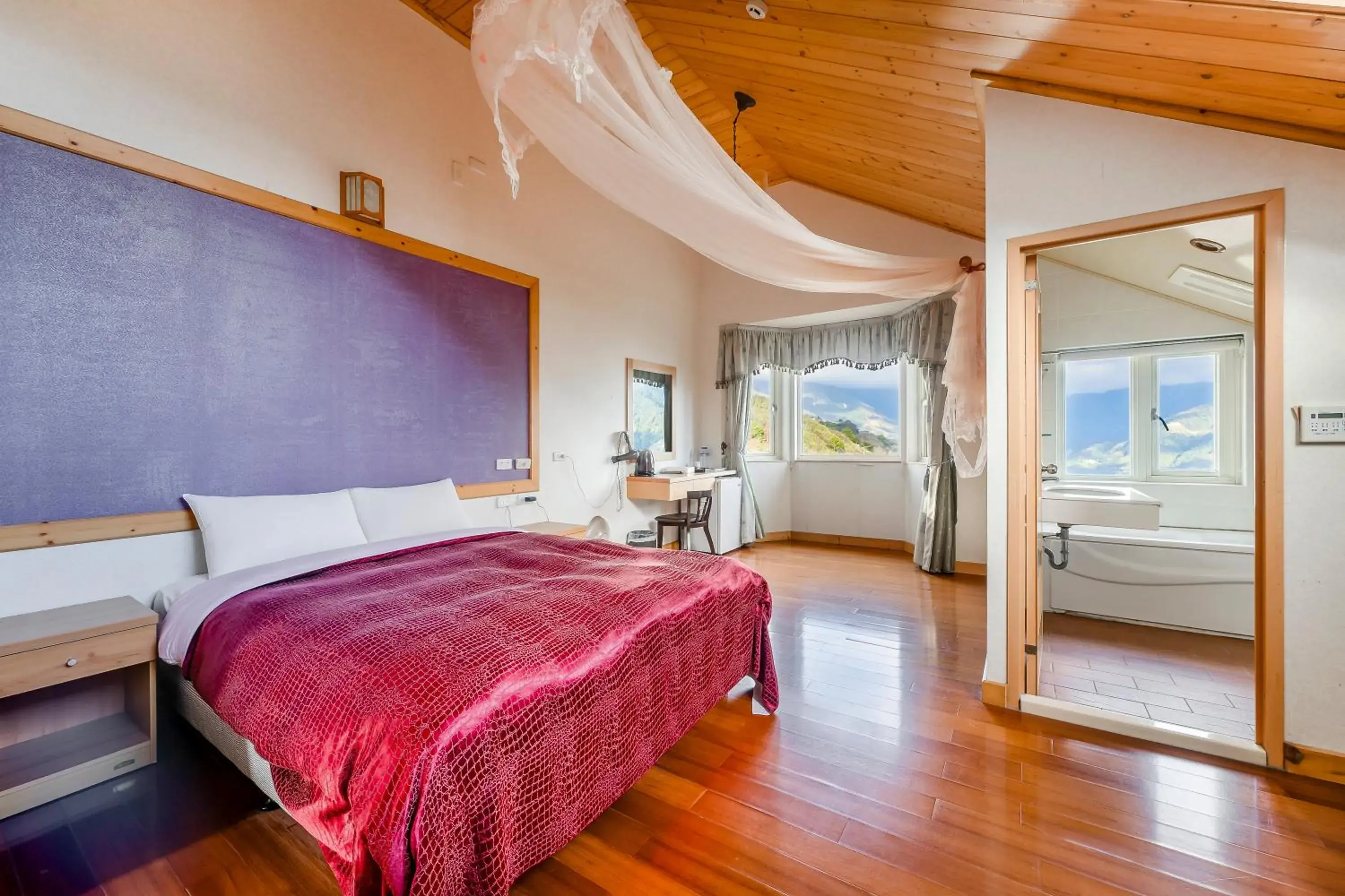 Deluxe Double Room with Bath in Chingjing New Paradise B&B Deluxe Double Room with Bath in Chingjing New Paradise B&B