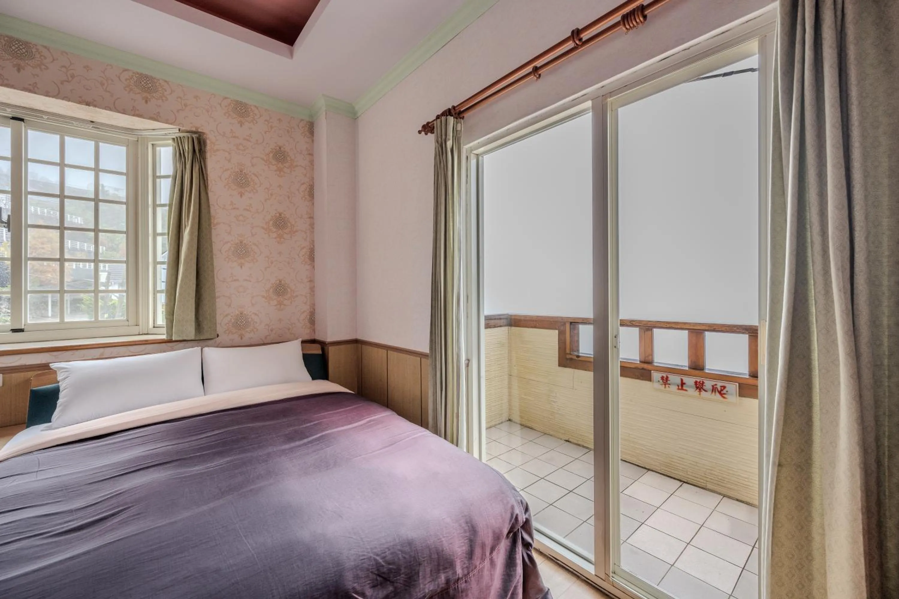 Photo of the whole room, Bed in Chingjing New Paradise B&B