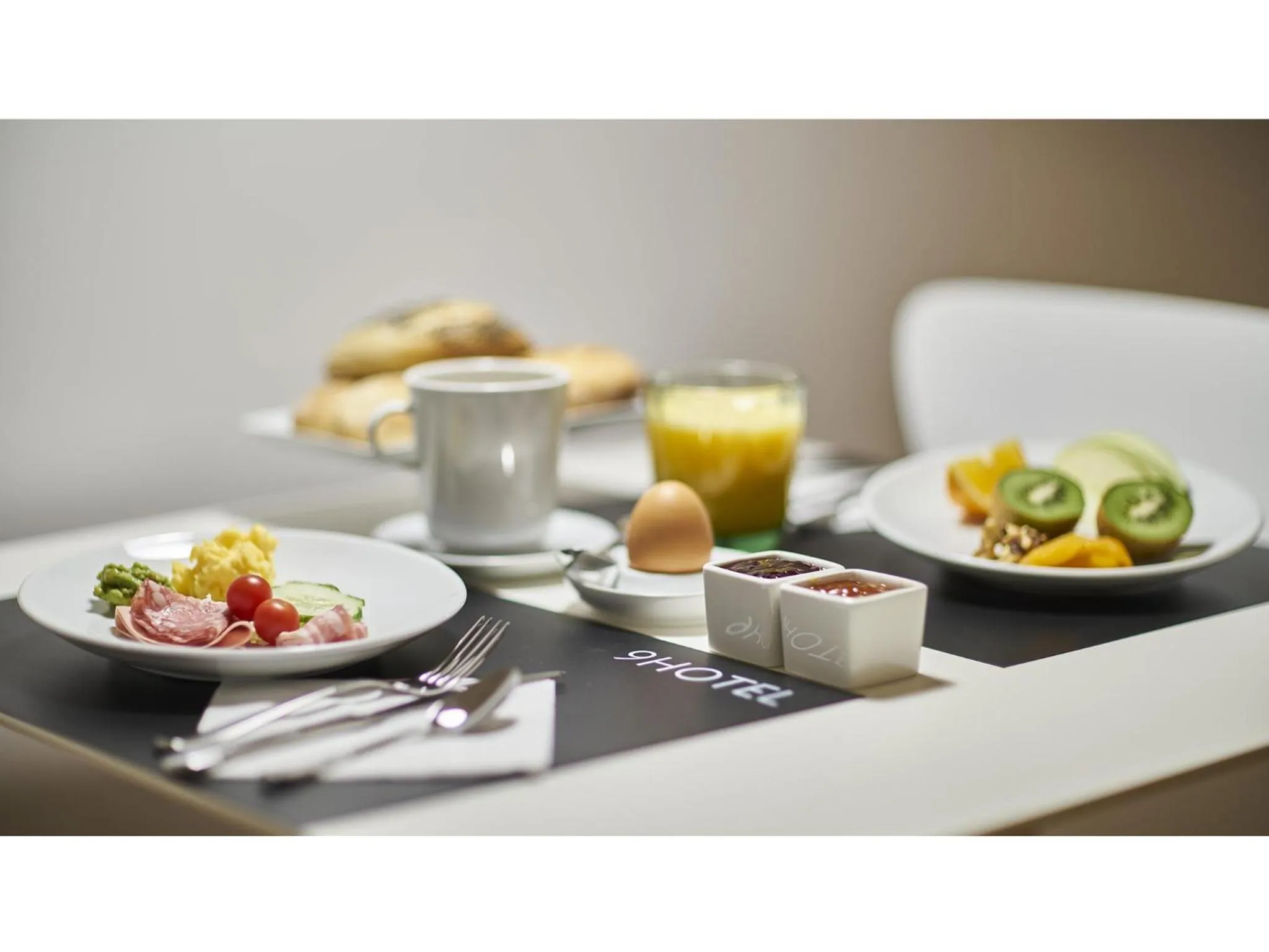 Breakfast in 9Hotel Republique