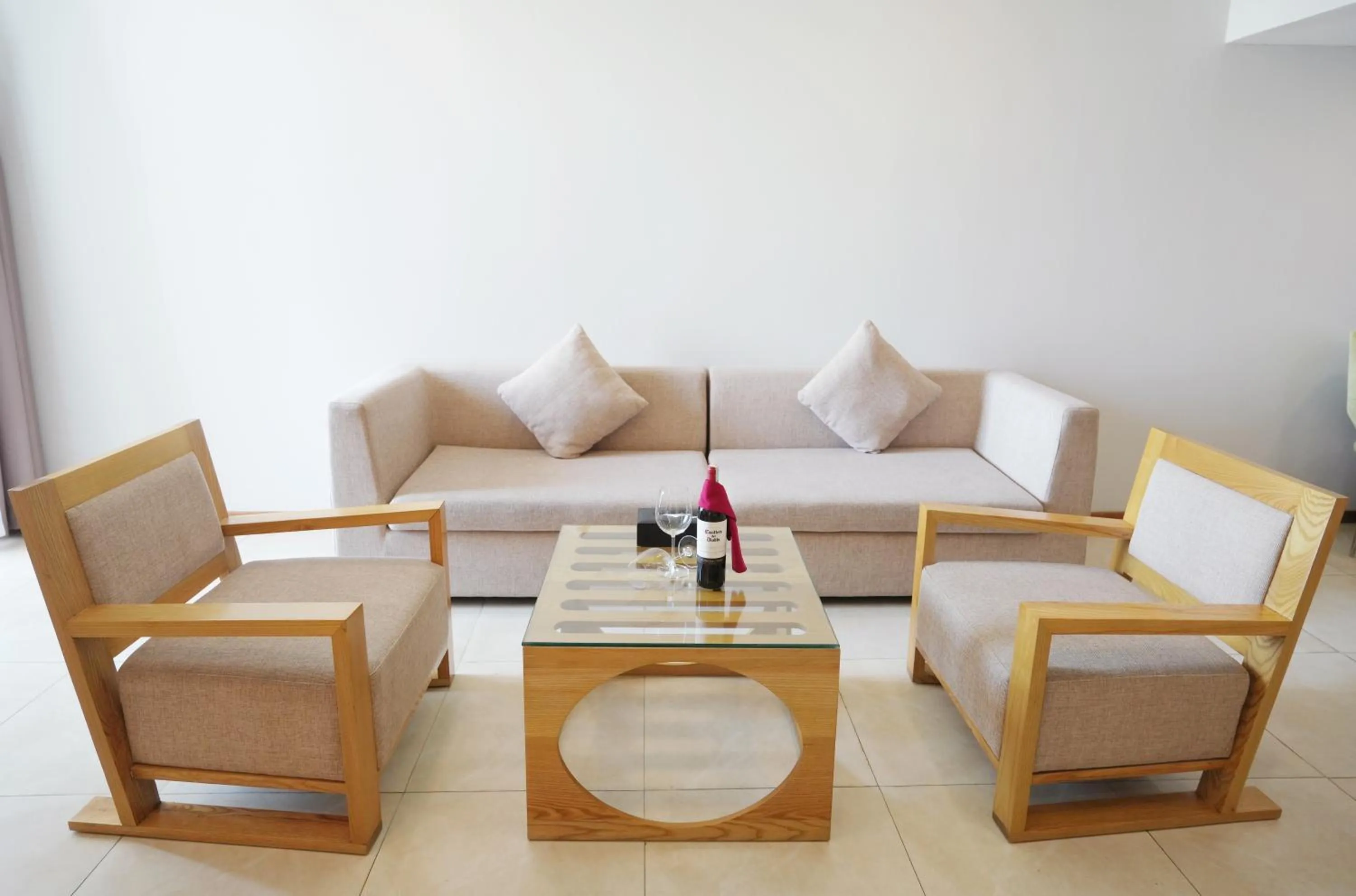 Living room in Dragon Sea Hotel