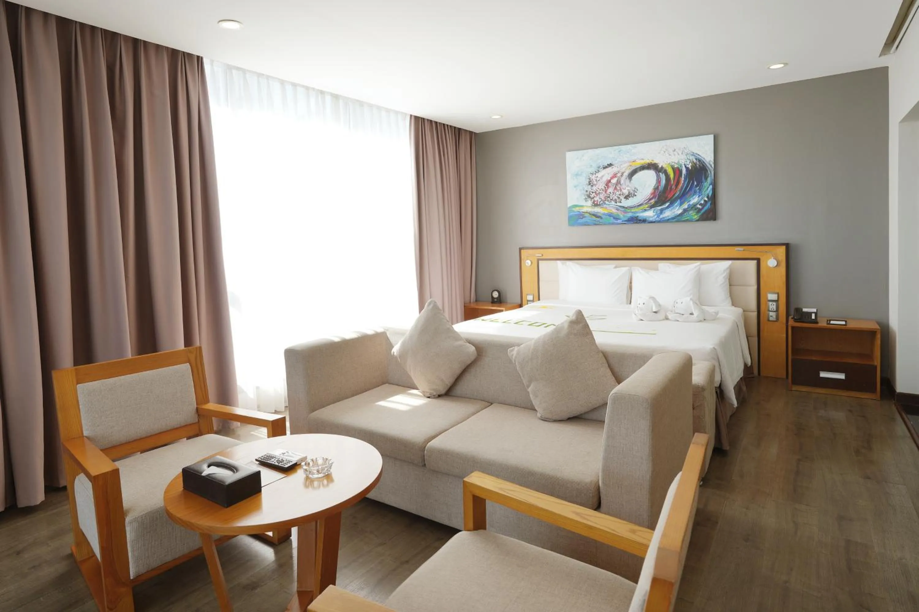 Bed in Dragon Sea Hotel