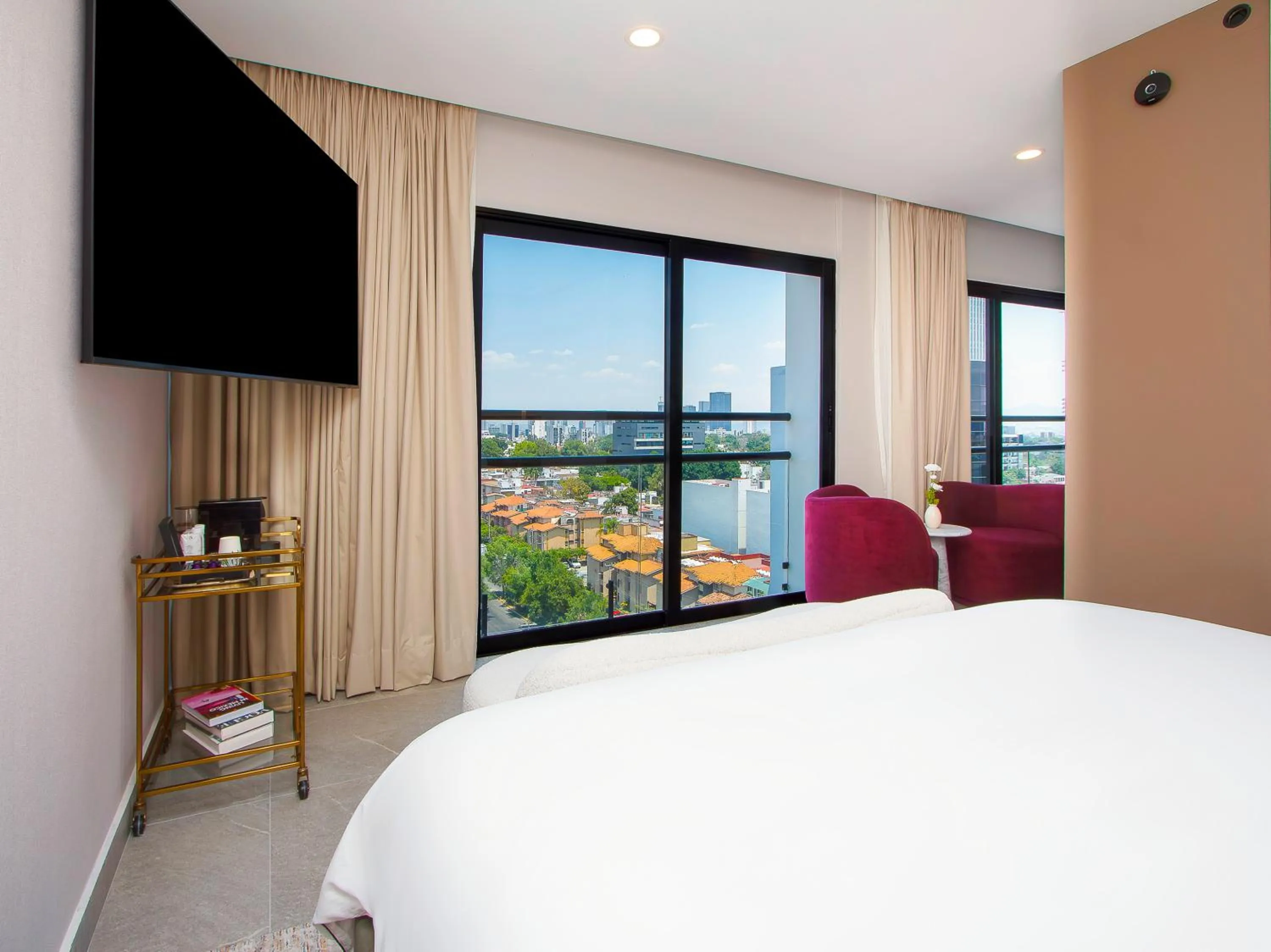 Communal lounge/ TV room, Bed in Brada Collection Stays