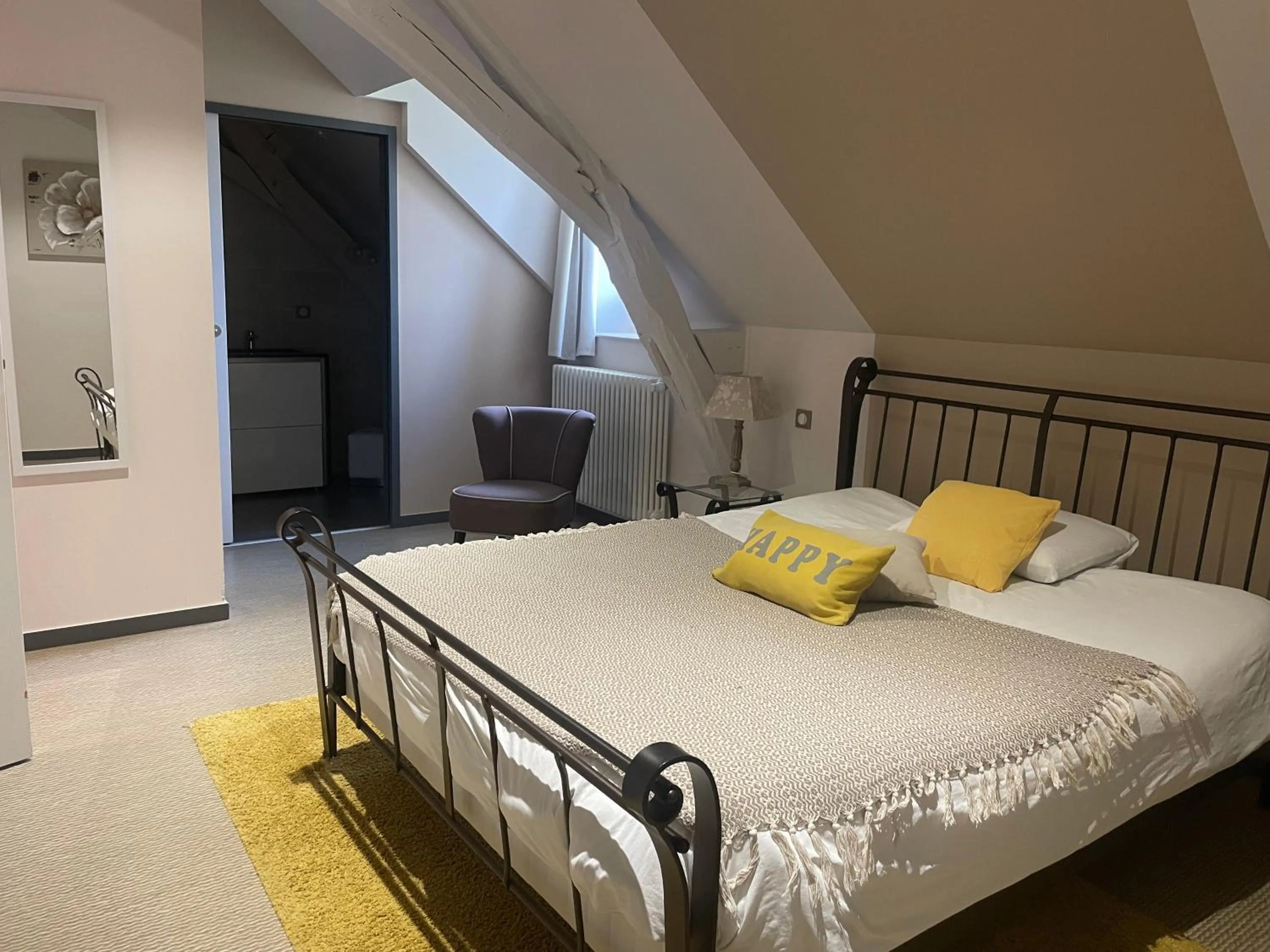 Bed in Hôtel Le Saint Martin