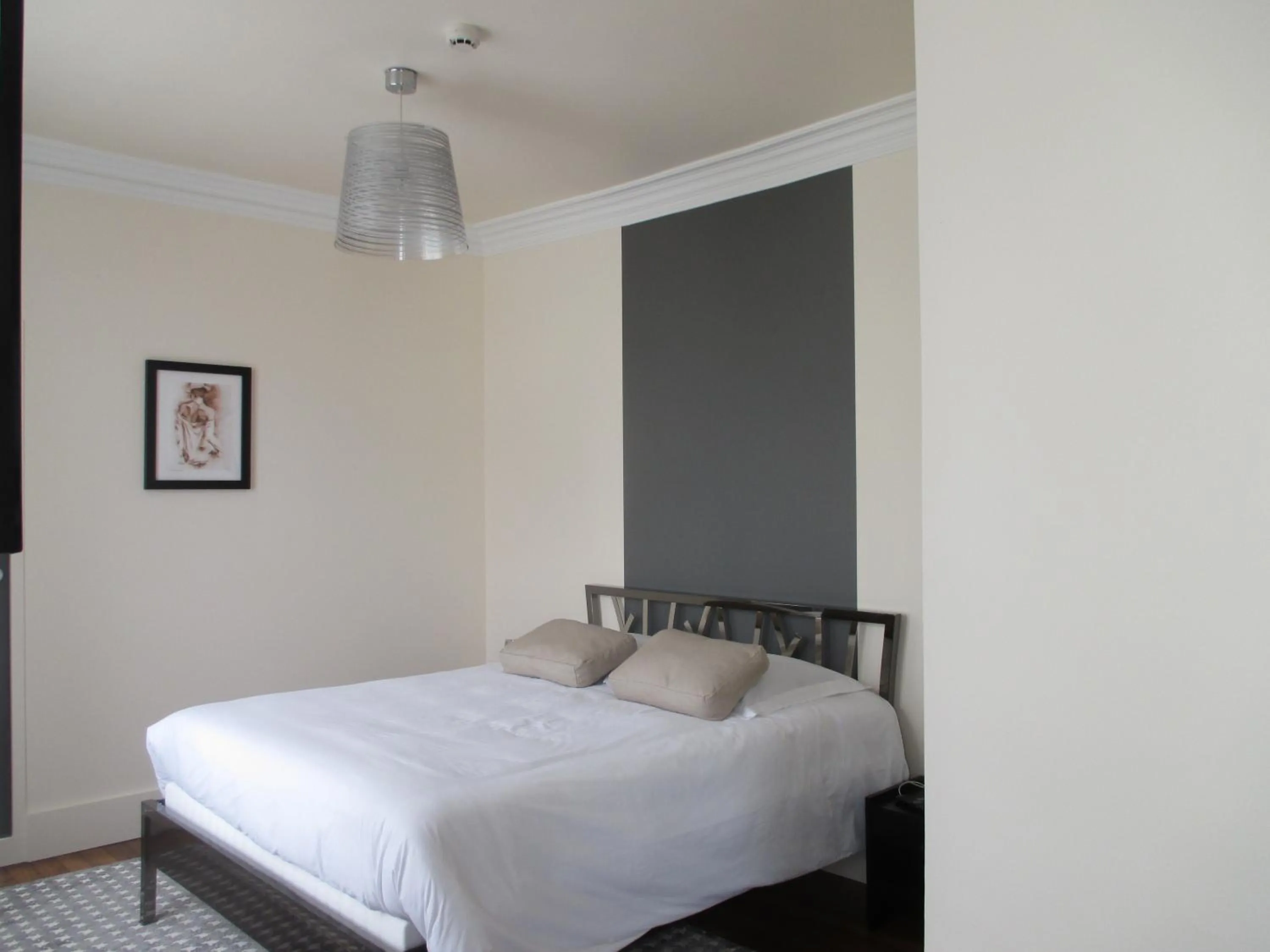 Photo of the whole room, Bed in Hôtel Le Saint Martin