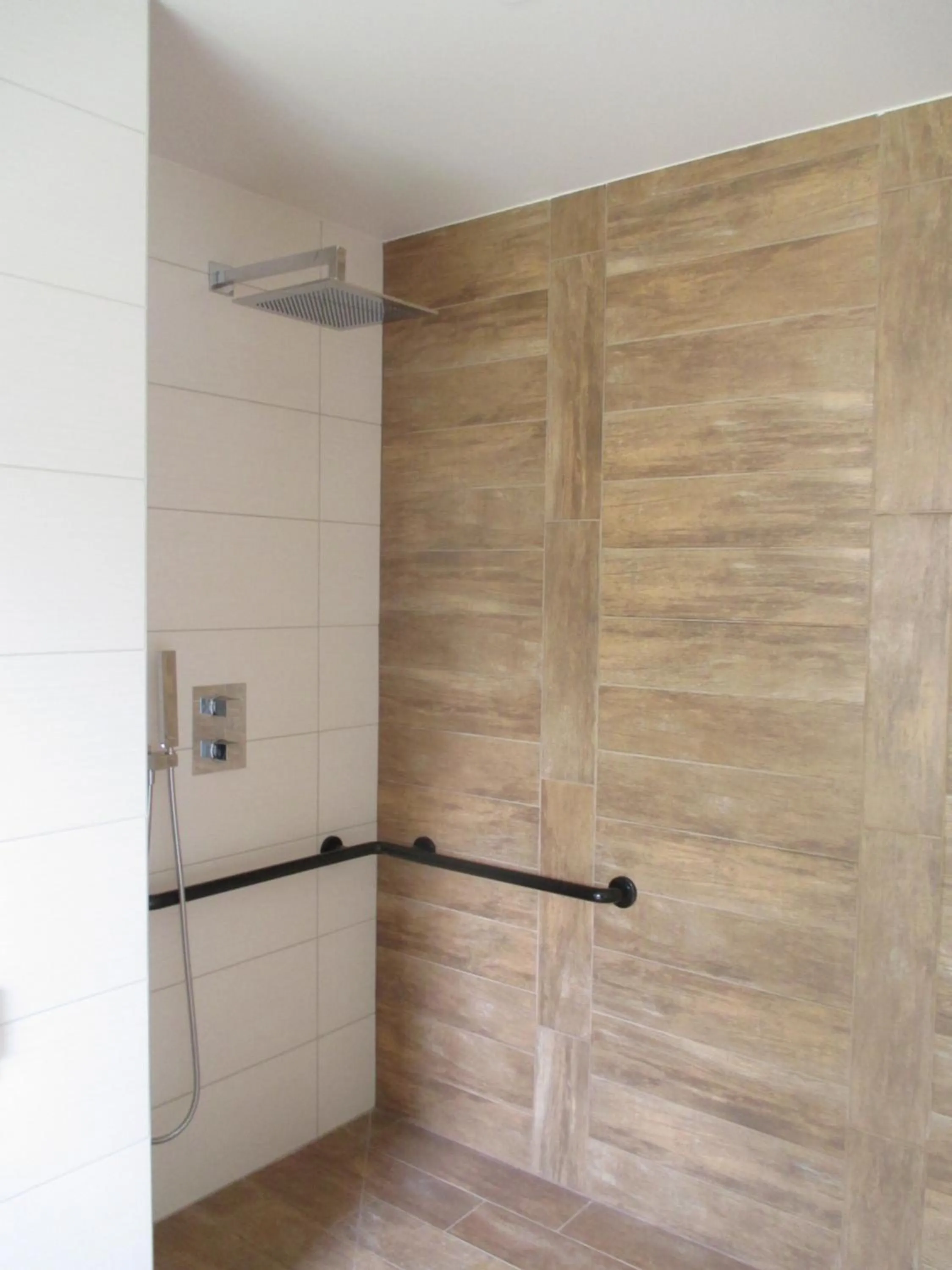 Bathroom in Hôtel Le Saint Martin