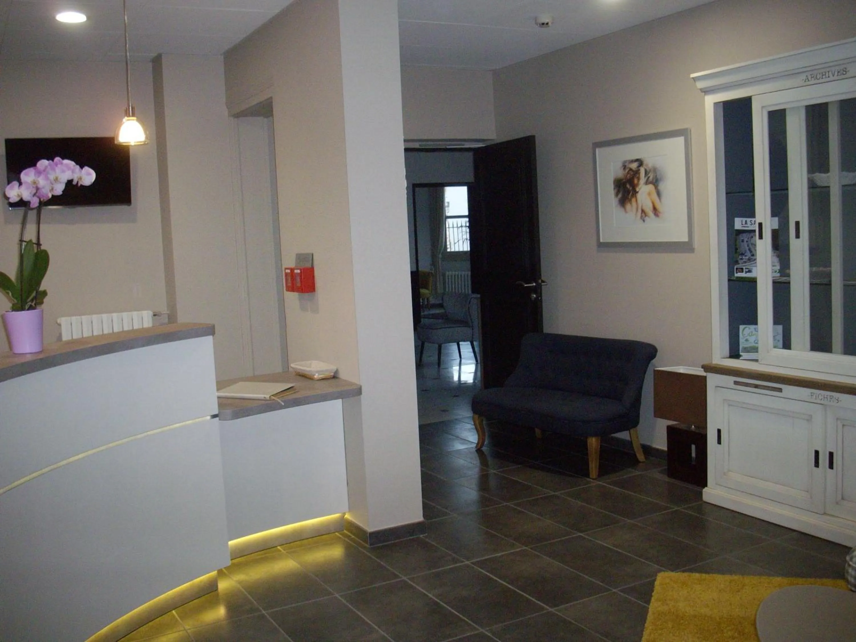 Lobby or reception in Hôtel Le Saint Martin