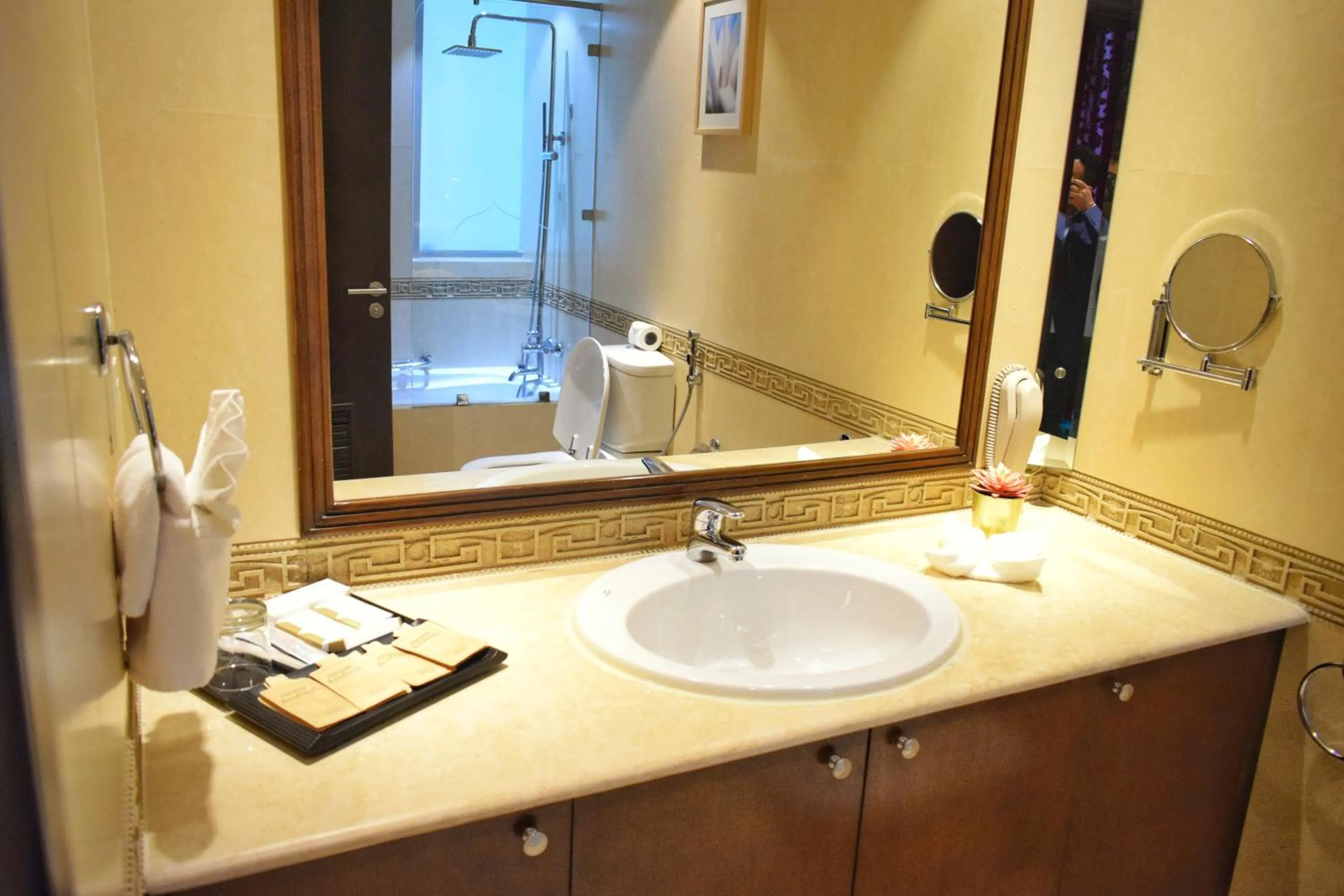 Bathroom in Saraya Corniche Hotel