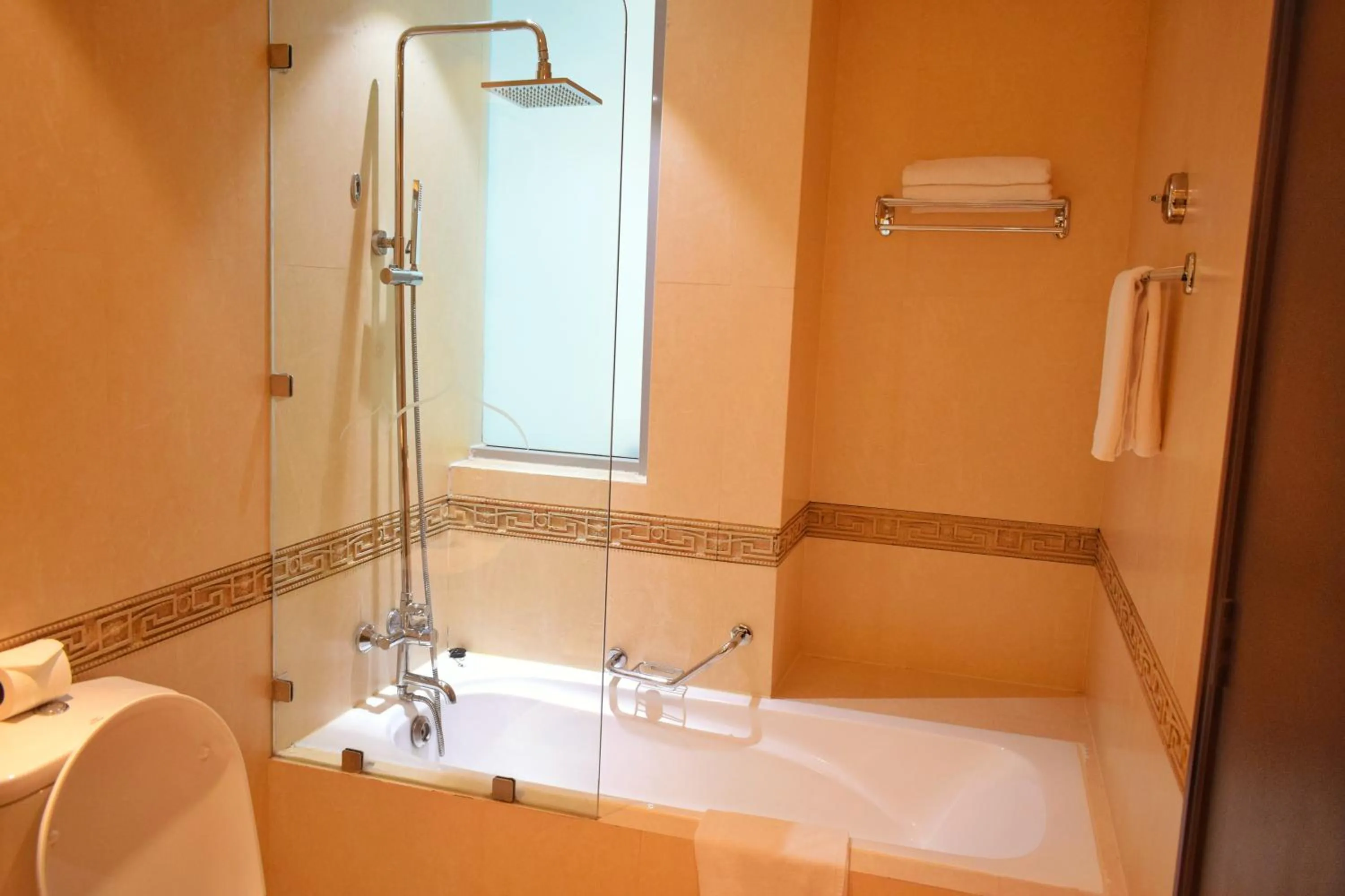 Bathroom in Saraya Corniche Hotel