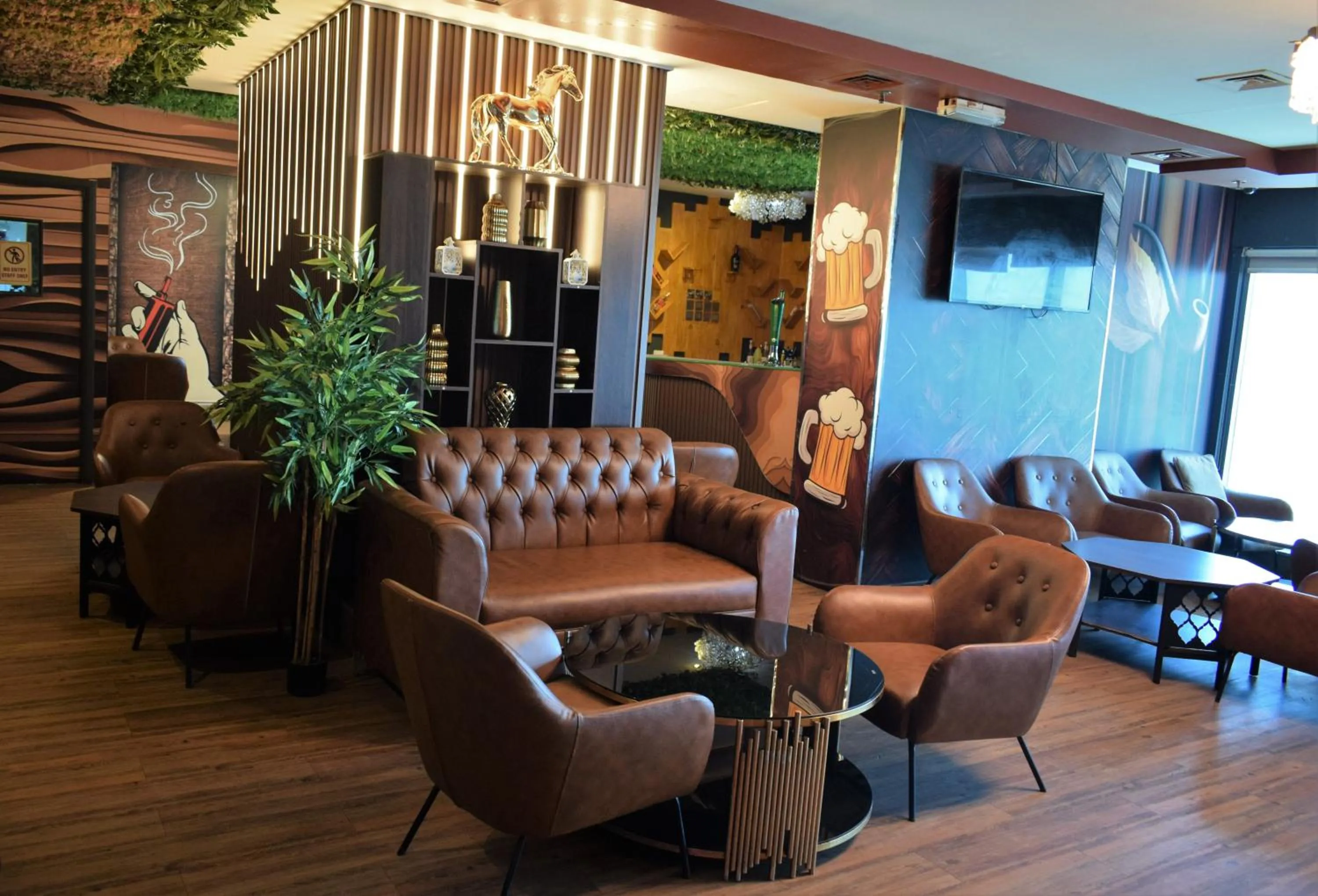 Lounge or bar in Saraya Corniche Hotel