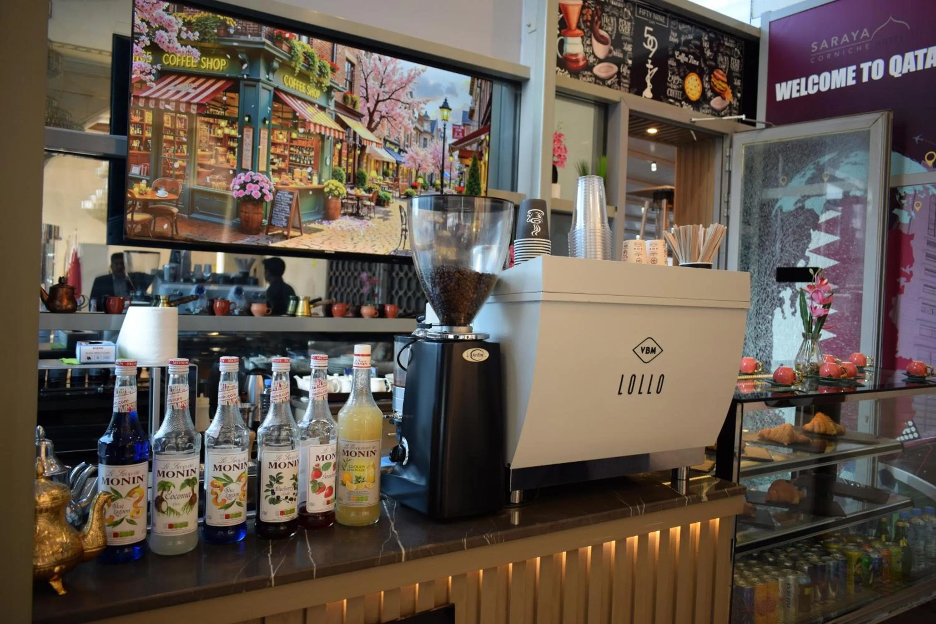 Restaurant/places to eat in Saraya Corniche Hotel