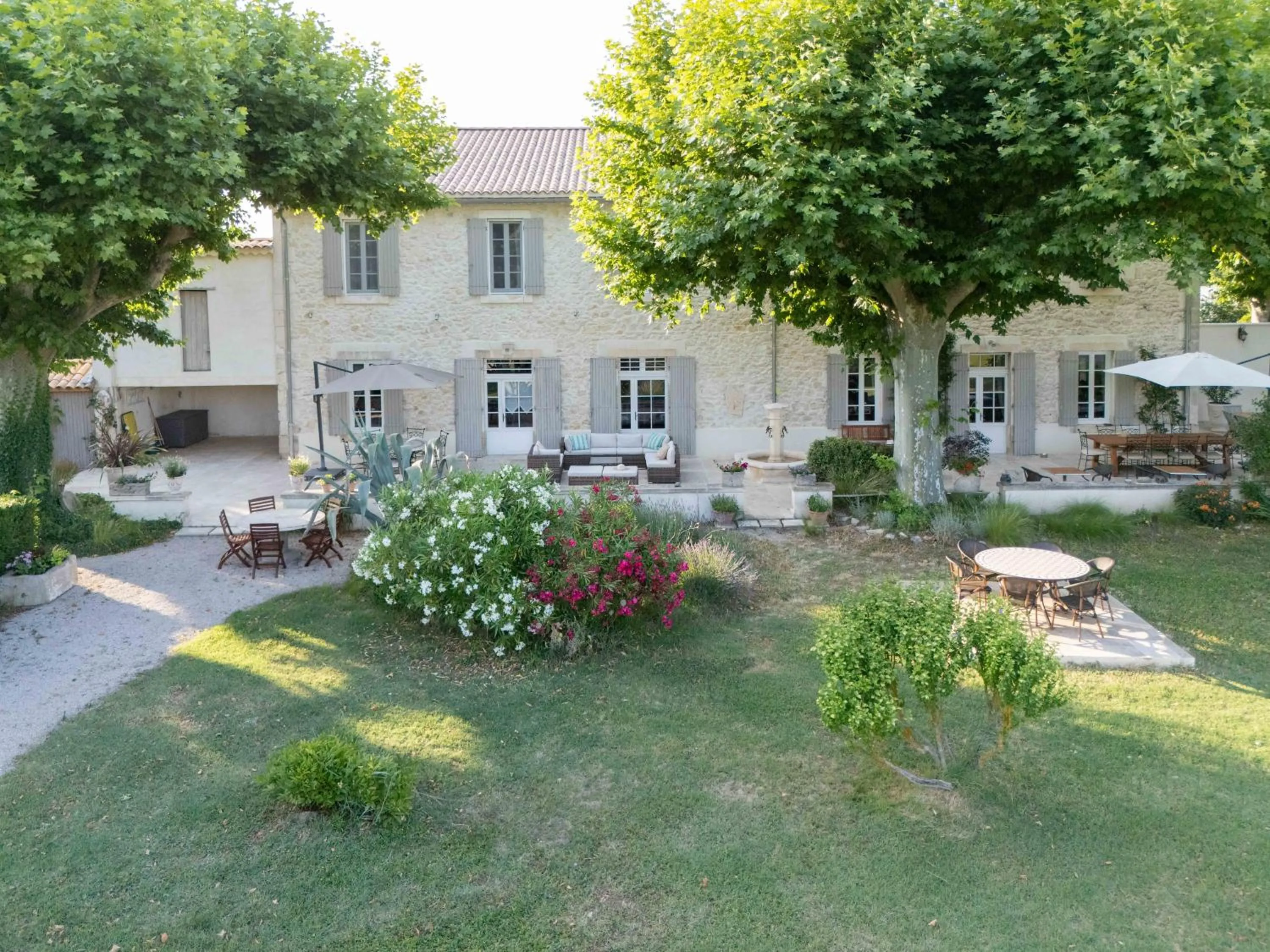 Property building in La Bastide des Amouriers