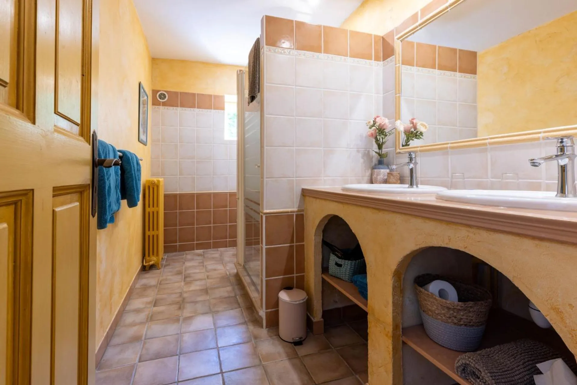 Shower in La Bastide des Amouriers