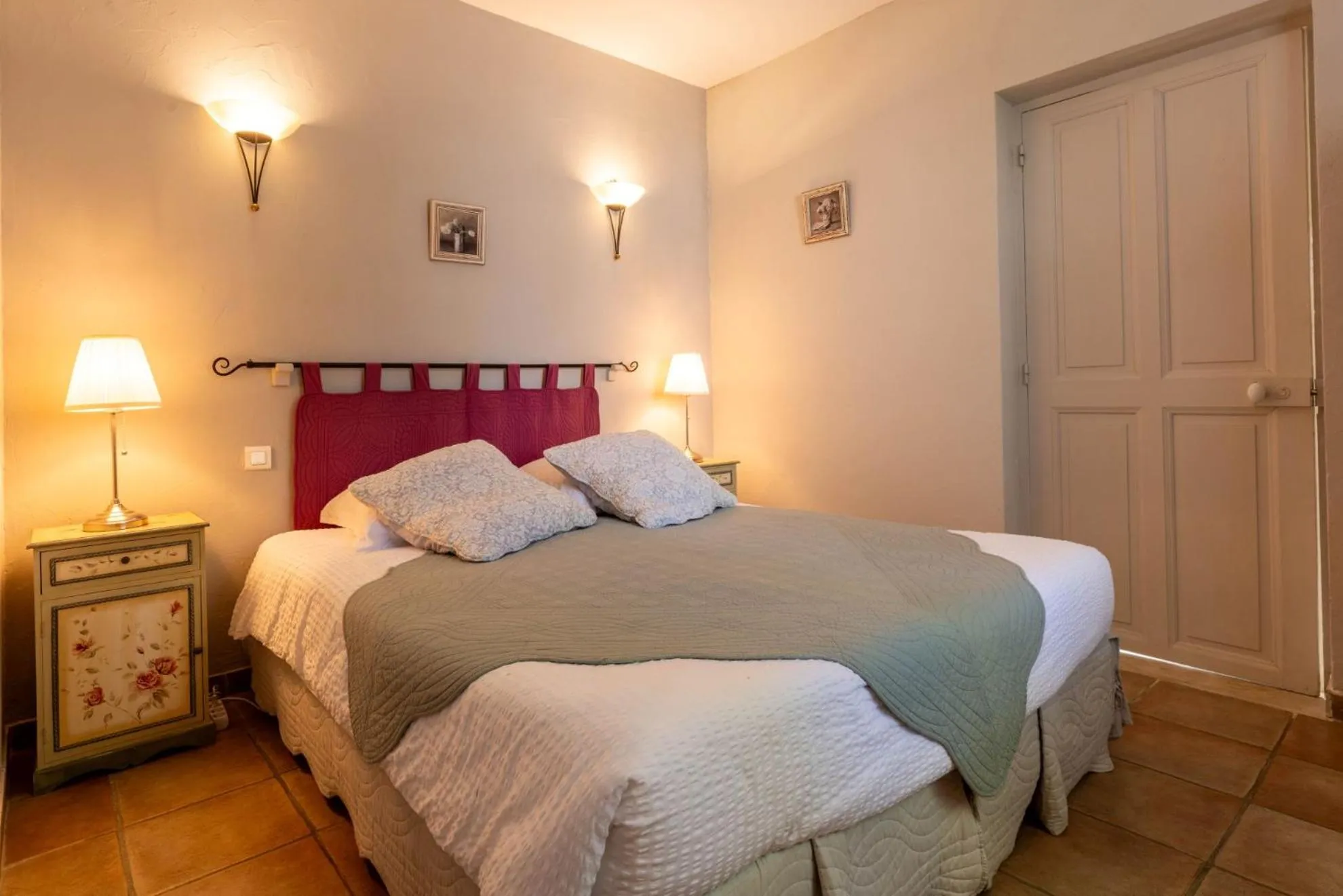 Bed in La Bastide des Amouriers