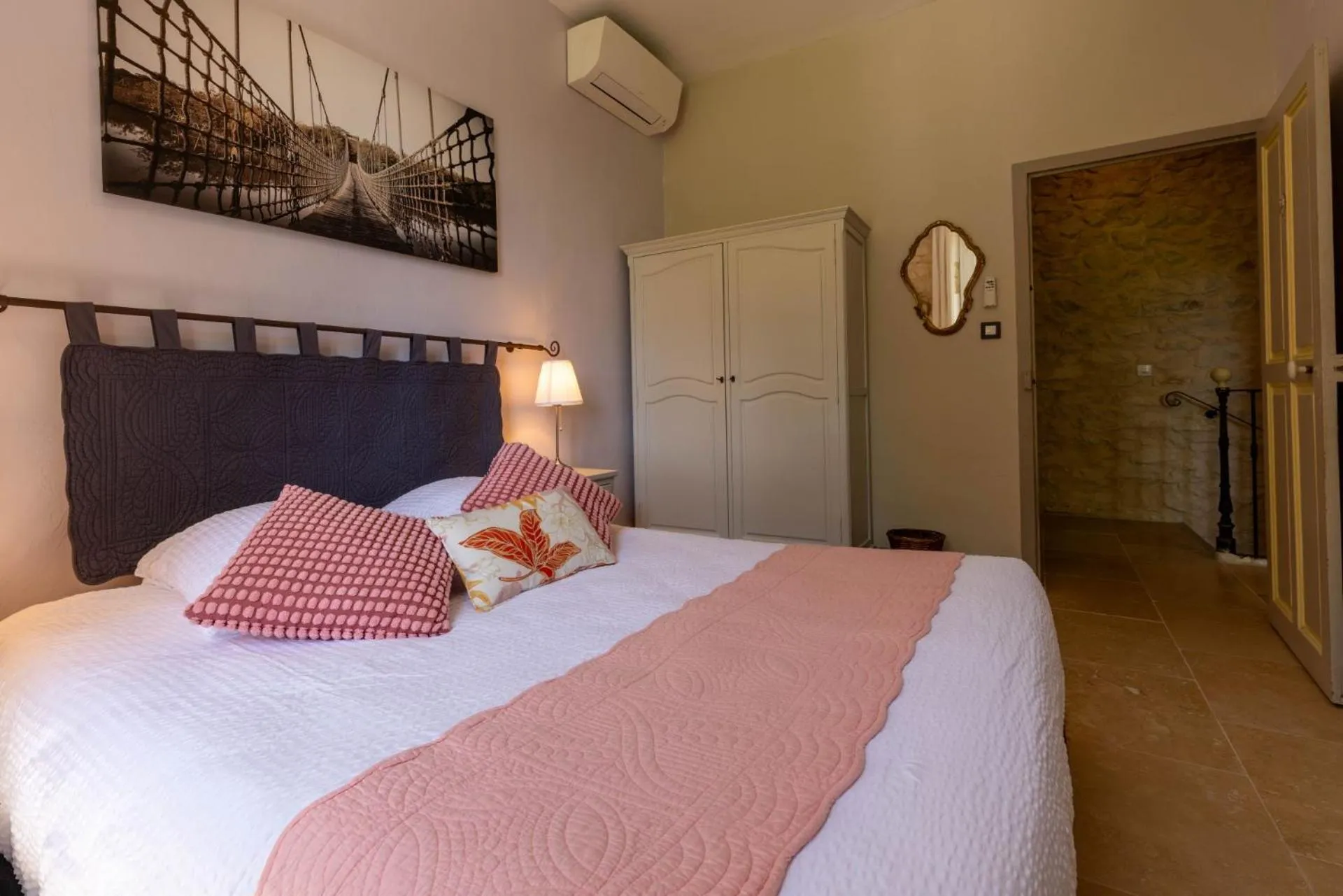 Bed in La Bastide des Amouriers