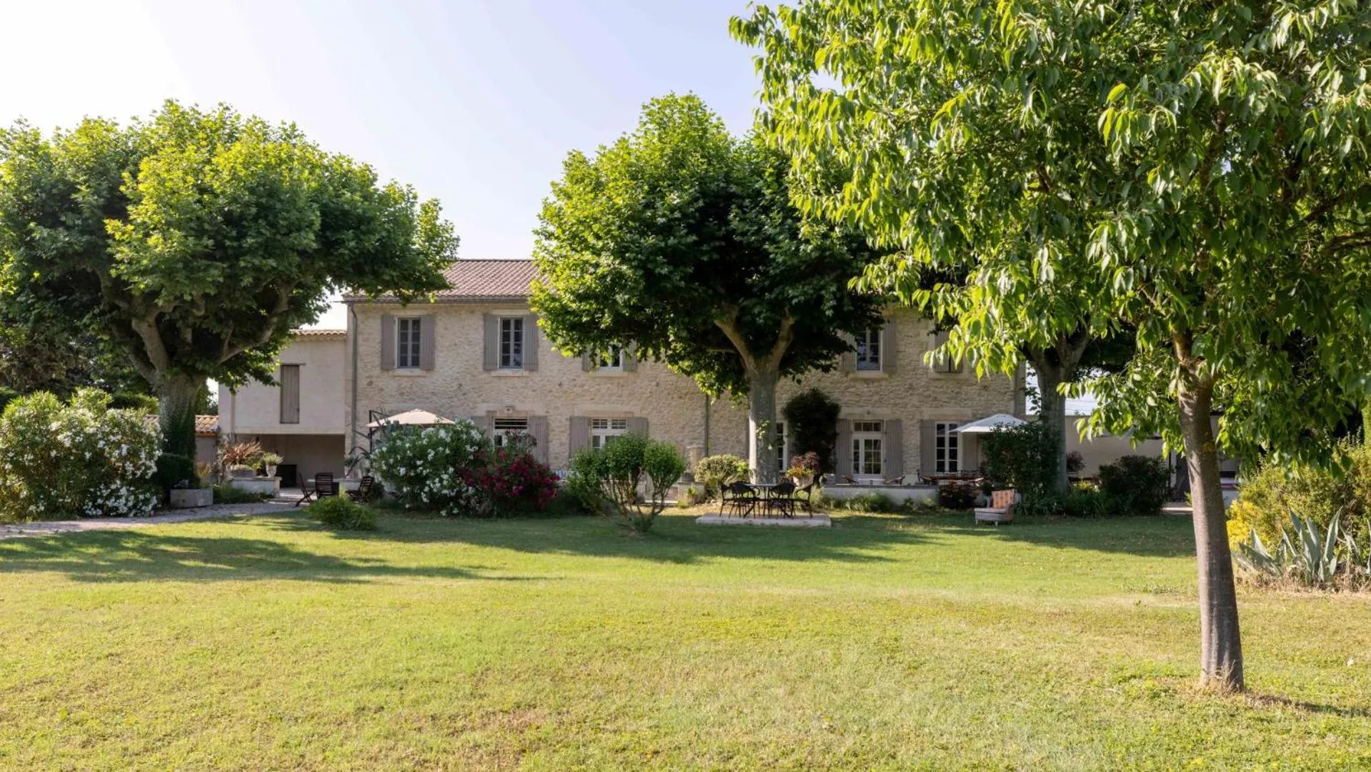Property building in La Bastide des Amouriers