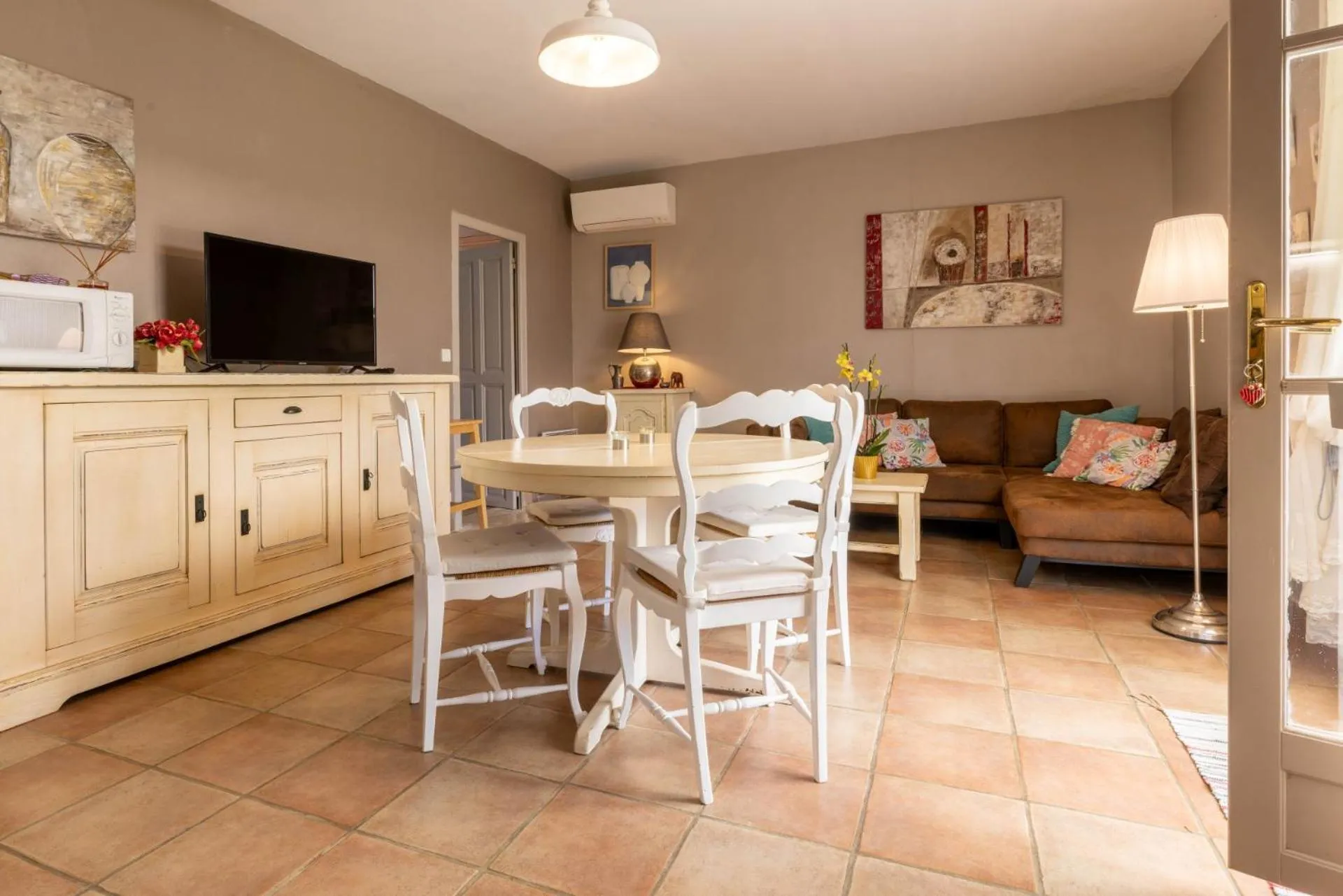 TV and multimedia in La Bastide des Amouriers